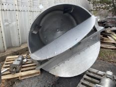 Aprox. 1,000 Gal Vertical S/S Tank, with Hinged Lid, Concave Bottom, Lightnin 1.17 hp / 1725 rpm,