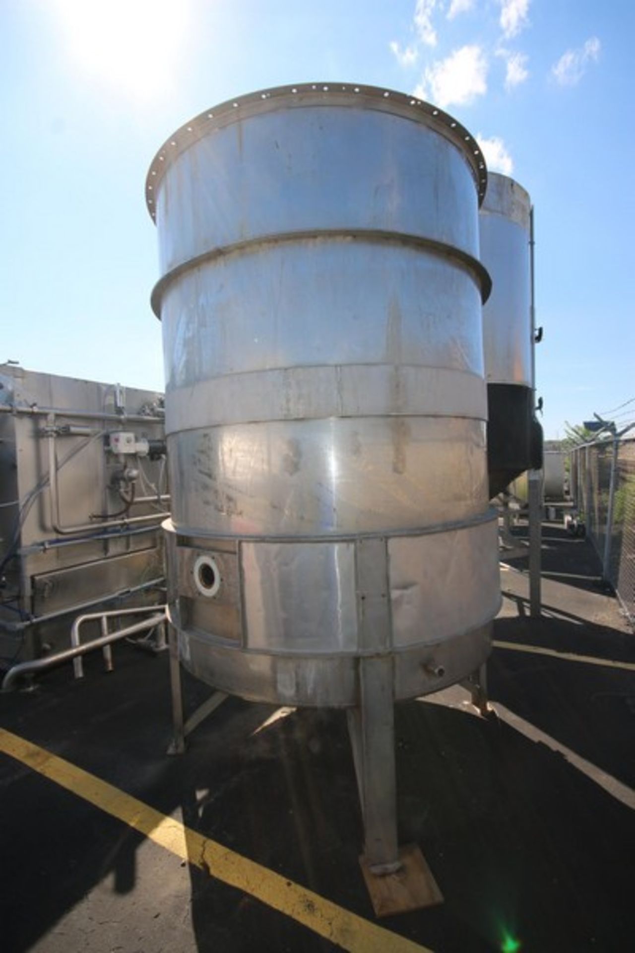 Aprox. 1,500 Gal. Vertical S/S Tank, S/N T316L, - Image 4 of 9