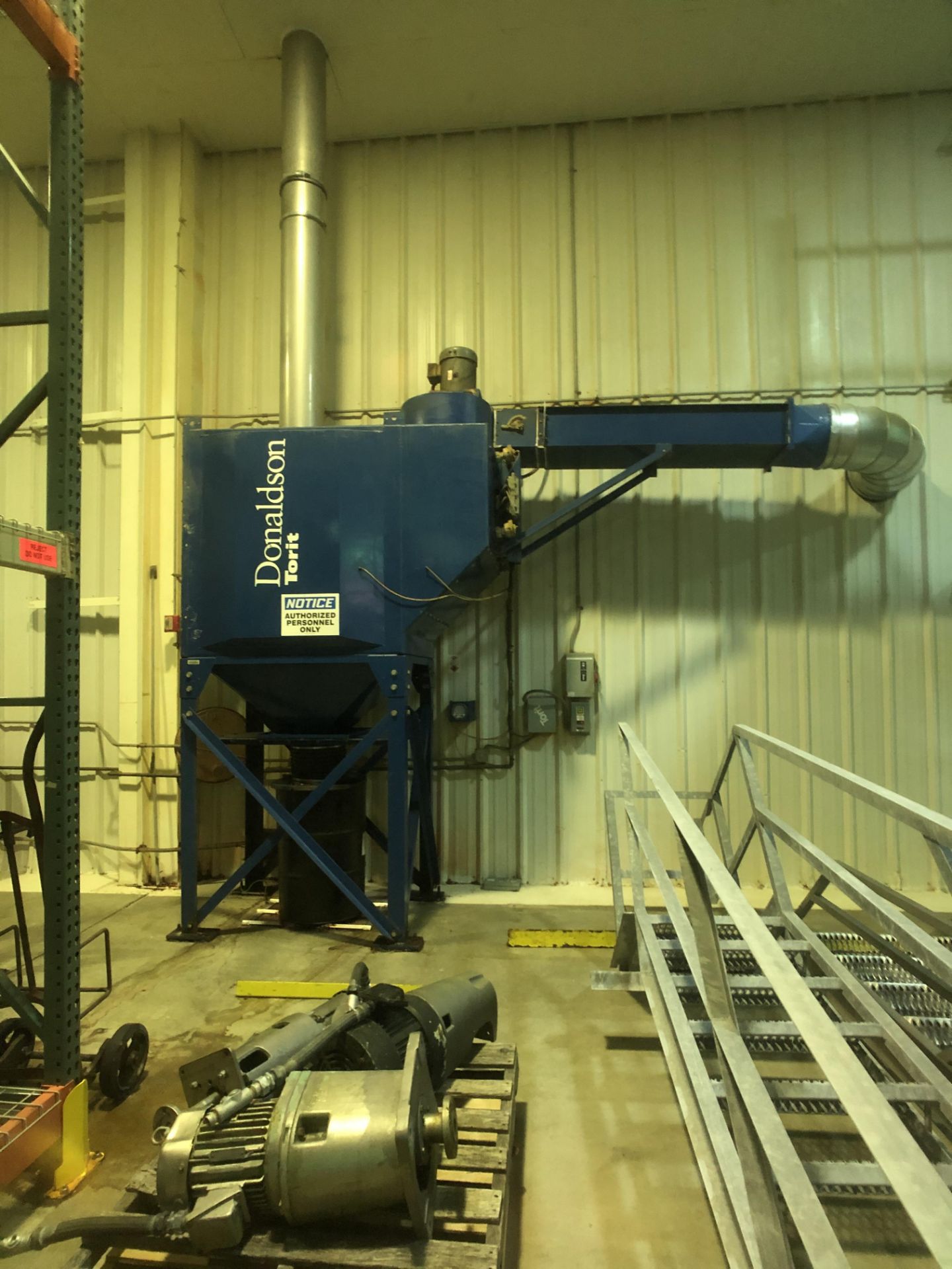 Donaldson Tort Dust Collector,M/N DF02-8, S/N IG916627-0001, wwith 7.5 hp Motor, Overall Dims.: