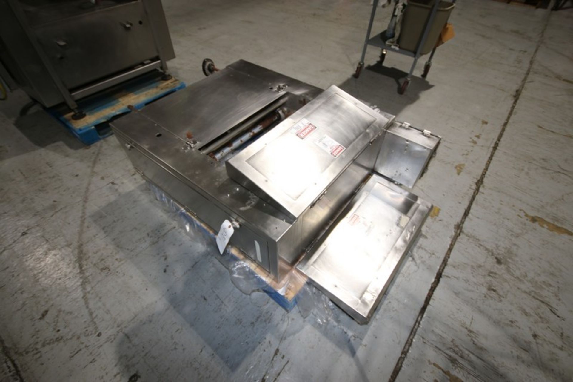 Moline 23-1/2" W S/S Guillotine, with Aprox.24-1/2" L x 8-1/2" W Cutting Table, Mounted on S/S Frame - Image 5 of 7