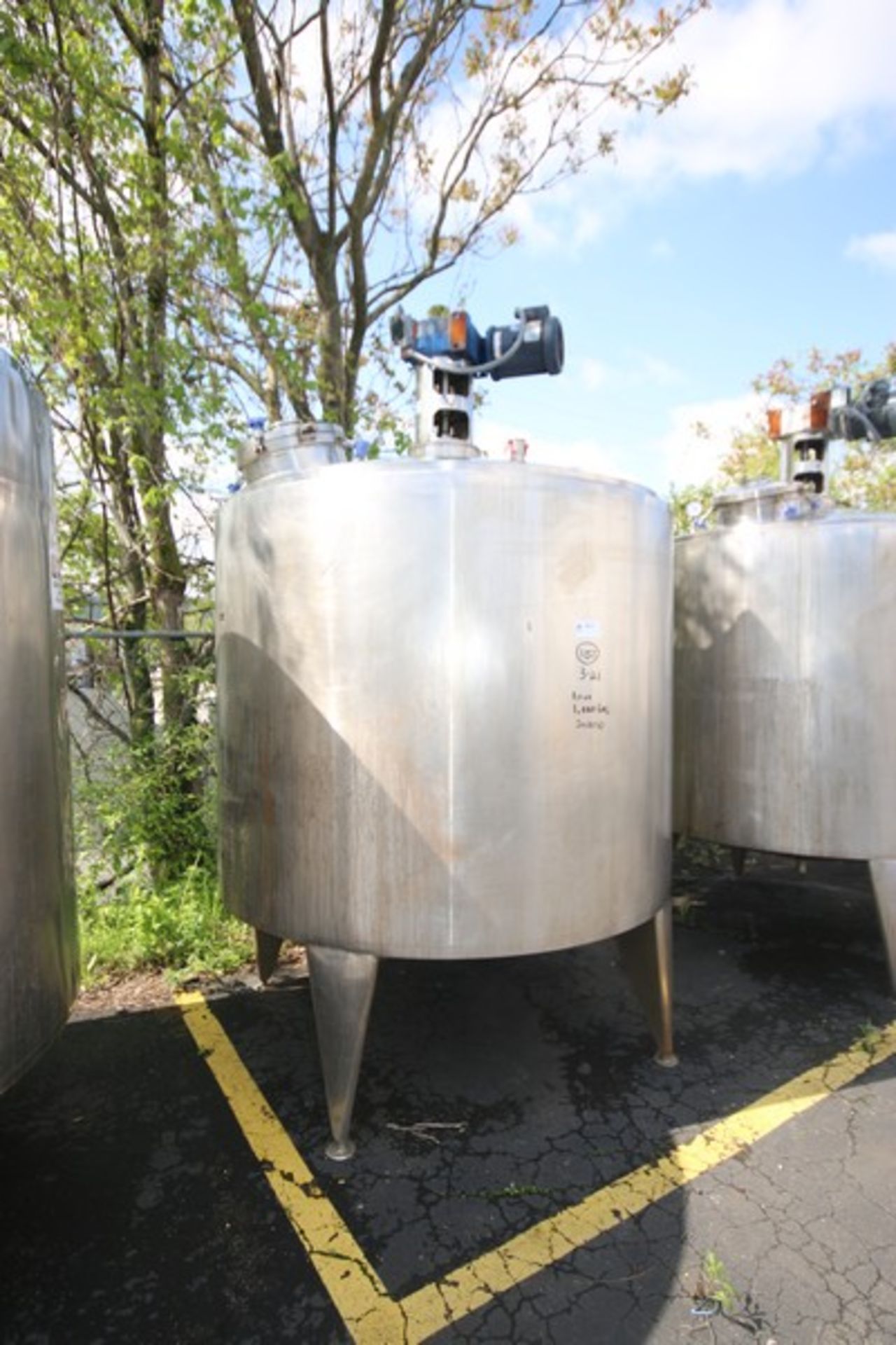 Aprox. 1,000 Gal. Dome Top Cone Bottom Jacketed S/S Mix Tank, with Dimple Interior, Top Mounted