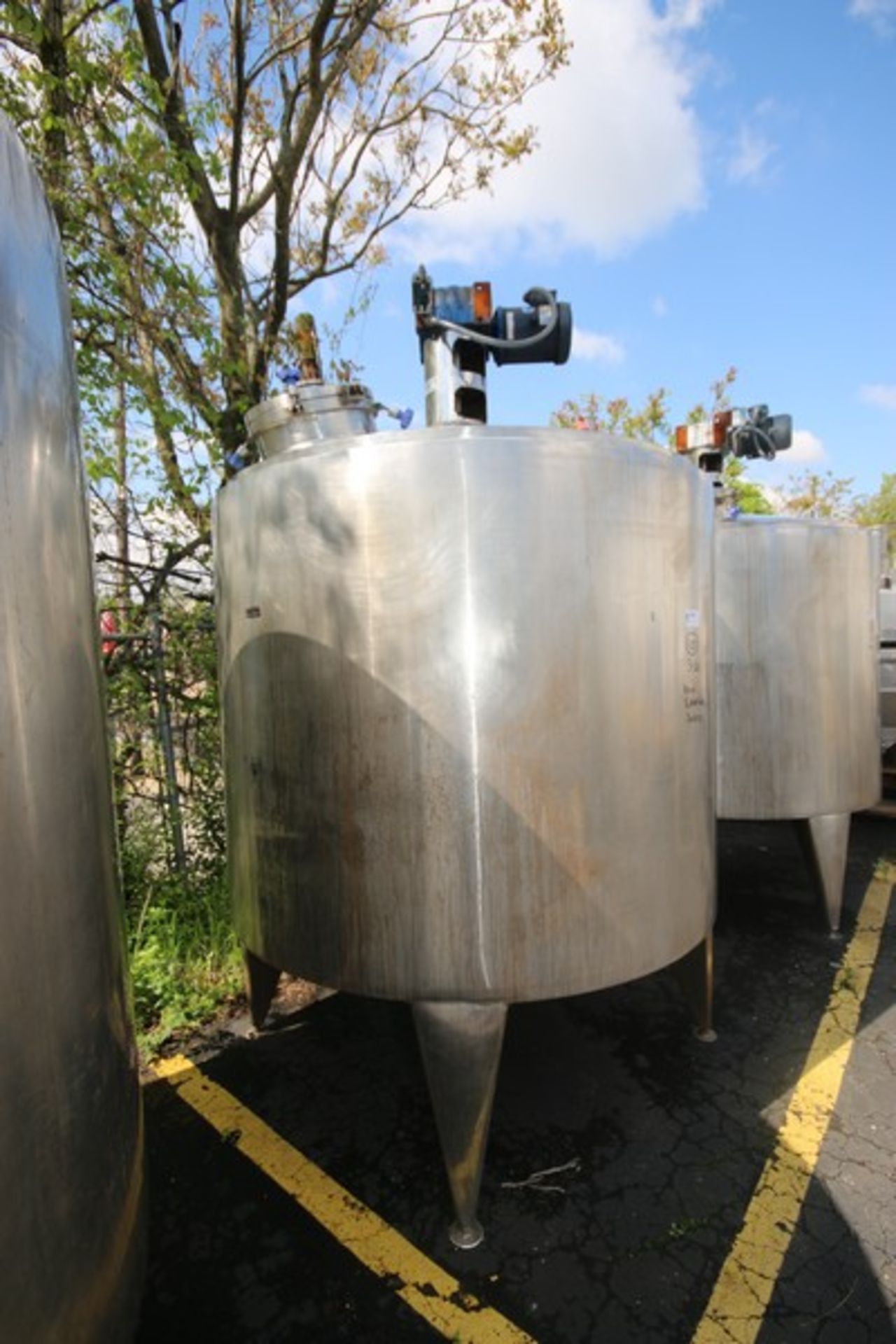 Aprox. 1,000 Gal. Dome Top Cone Bottom Jacketed S/S Mix Tank, with Dimple Interior, Top Mounted - Image 4 of 8