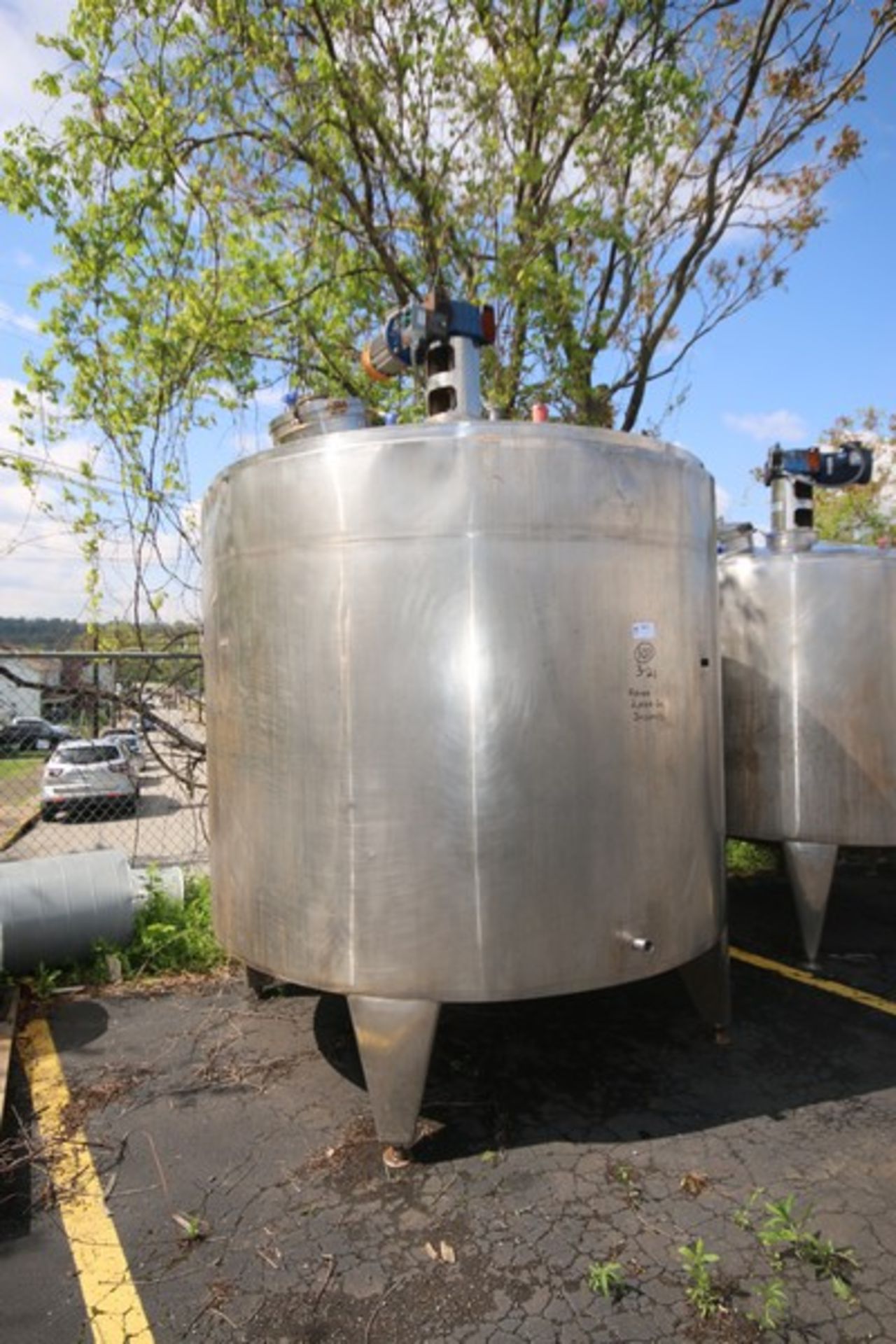 Aprox. 2,000 Gal. Dome Top Cone Bottom Jacketed S/S Mix Tank, with Dimple Interior, Top Mounted