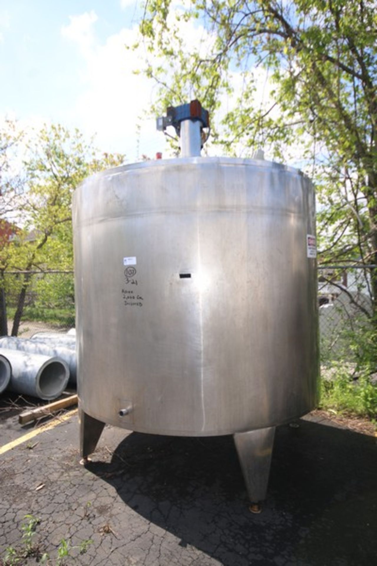 Aprox. 2,000 Gal. Dome Top Cone Bottom Jacketed S/S Mix Tank, with Dimple Interior, Top Mounted - Image 2 of 9