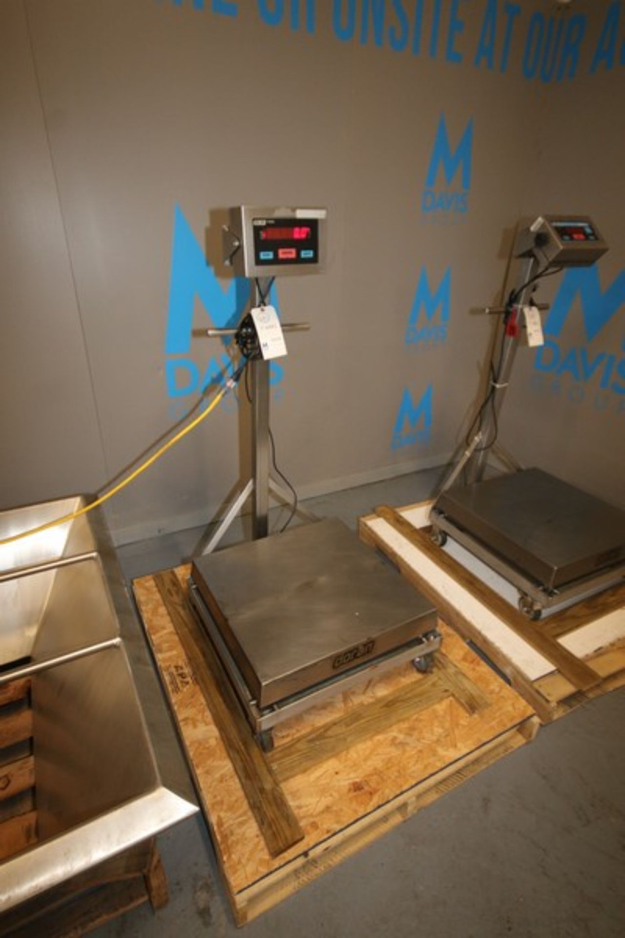 Doran S/S Digital Platform Scale,M/N 7000XLM, S/N 7XLB13279, 115-230 VAC, with S/S Platform, - Image 2 of 5