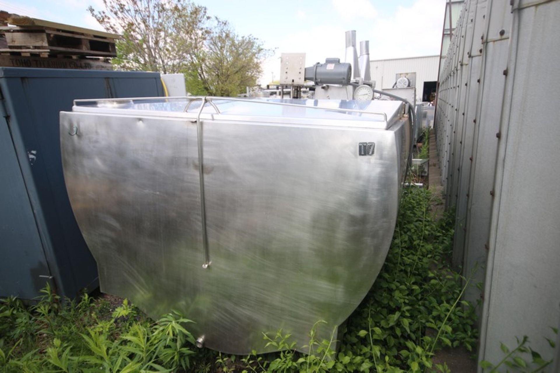 Mueller 1,000 Gal. S/S Farm Tank, with Hinged Lid, M/N M, S/N 32966, with Freon Jacketed, 4-Prop - Image 4 of 9