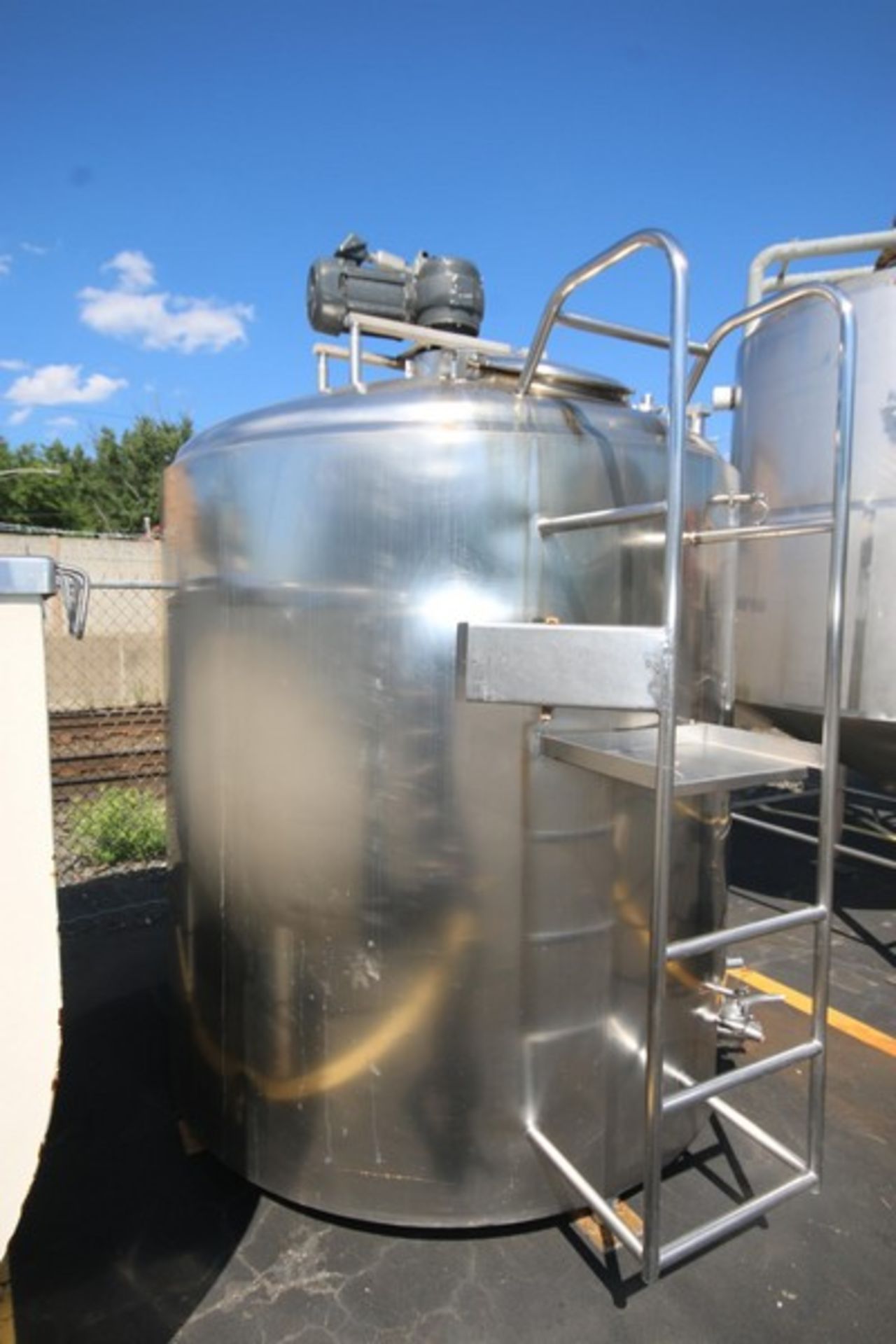 Cherry-Burrell 1,000 Gal. S/S Batch Processor,M/N EPDA, S/N 1000-80-2475, with Top Mounted Agitation