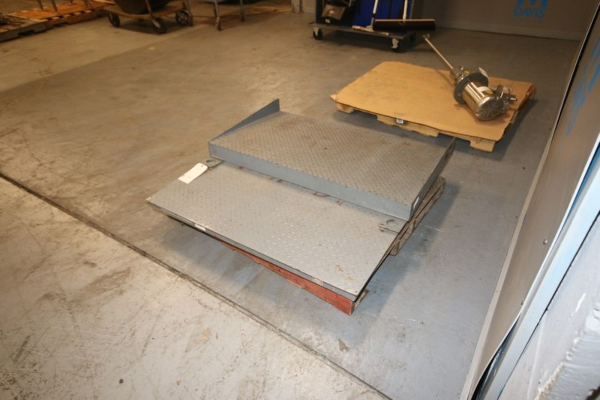 Scale Platform with Ramp,Platform Overall Dims.: Aprox. 48" L x 48" W (Note: Read-out not