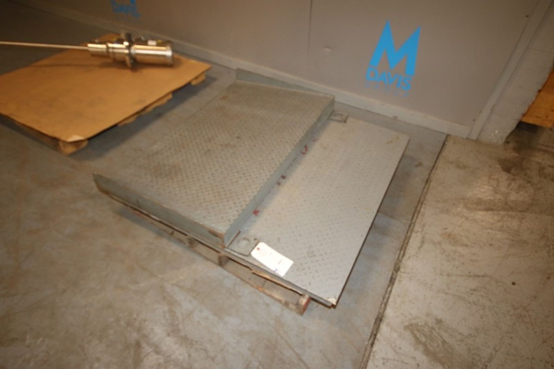 Scale Platform with Ramp,Platform Overall Dims.: Aprox. 48" L x 48" W (Note: Read-out not - Image 4 of 4