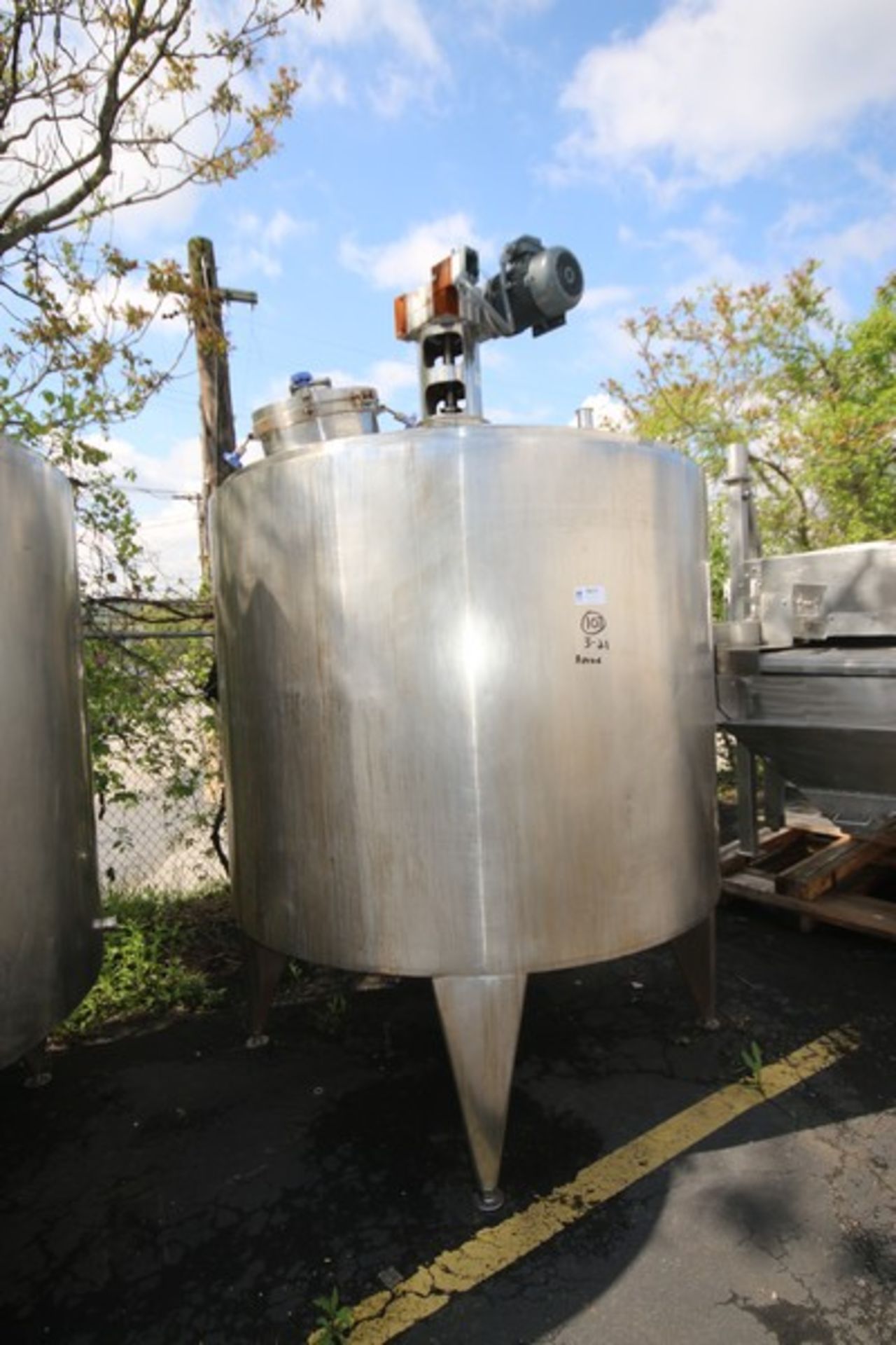 Aprox. 1,000 Gal. Dome Top Cone Bottom JacketedS/S Mix Tank, with Dimple Interior, Top Mounted