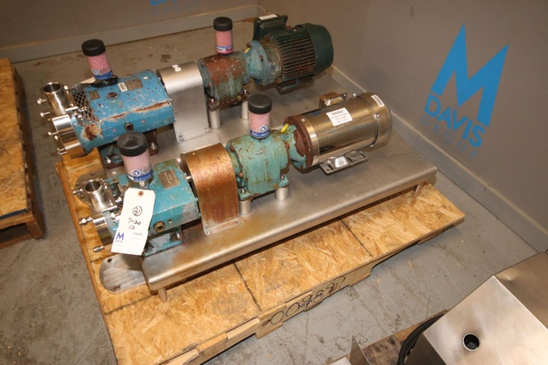 Tri-Clover 1 hp Positivie Displacement Pump, M/N TCIP2NLD-15MEY415H-AQ-DM1A, S/N 541697-01, with