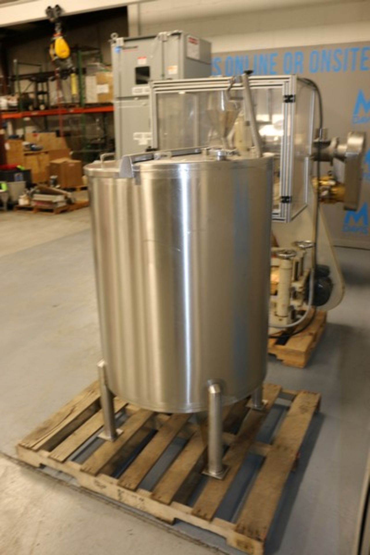 Aprox. 100 Gal. S/S Single Wall Vertical Tank,with S/S CIP Spray Ball, with S/S Hinge Lid, Mounted - Image 4 of 6