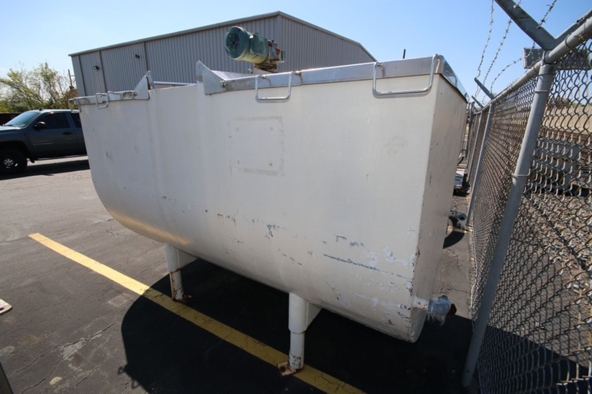 The Creamery Package 1,000 Gal. S/S Farm Tank, MNR-1000 S/N 11218, with Top Mounted Agitation Motor, - Image 3 of 16