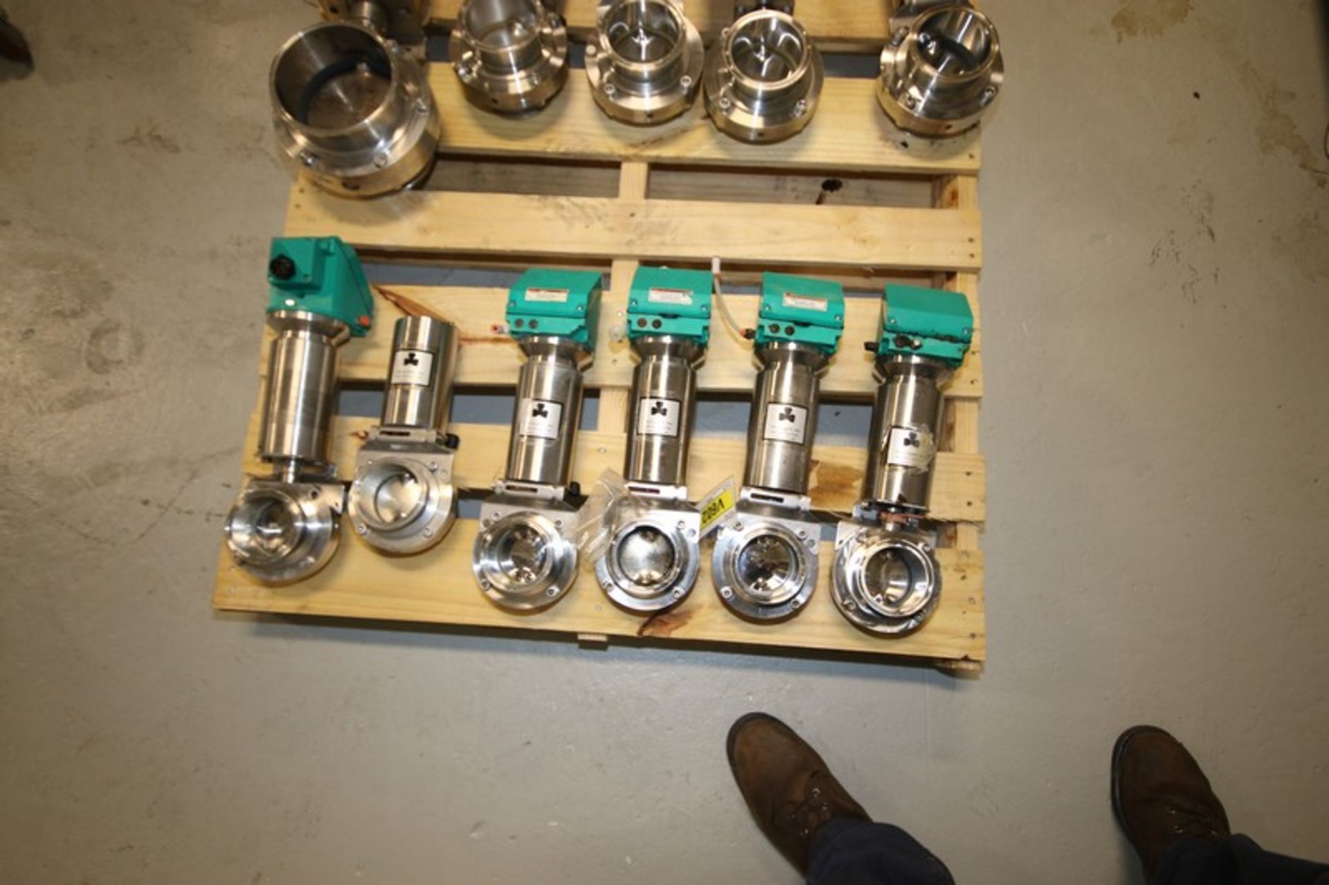 (11) S/S Butterfly Valves,Including (6) Aprox. 3" Clamp Type, (4) Aprox. 4" Clamp Type, & (1) 6" - Image 6 of 6