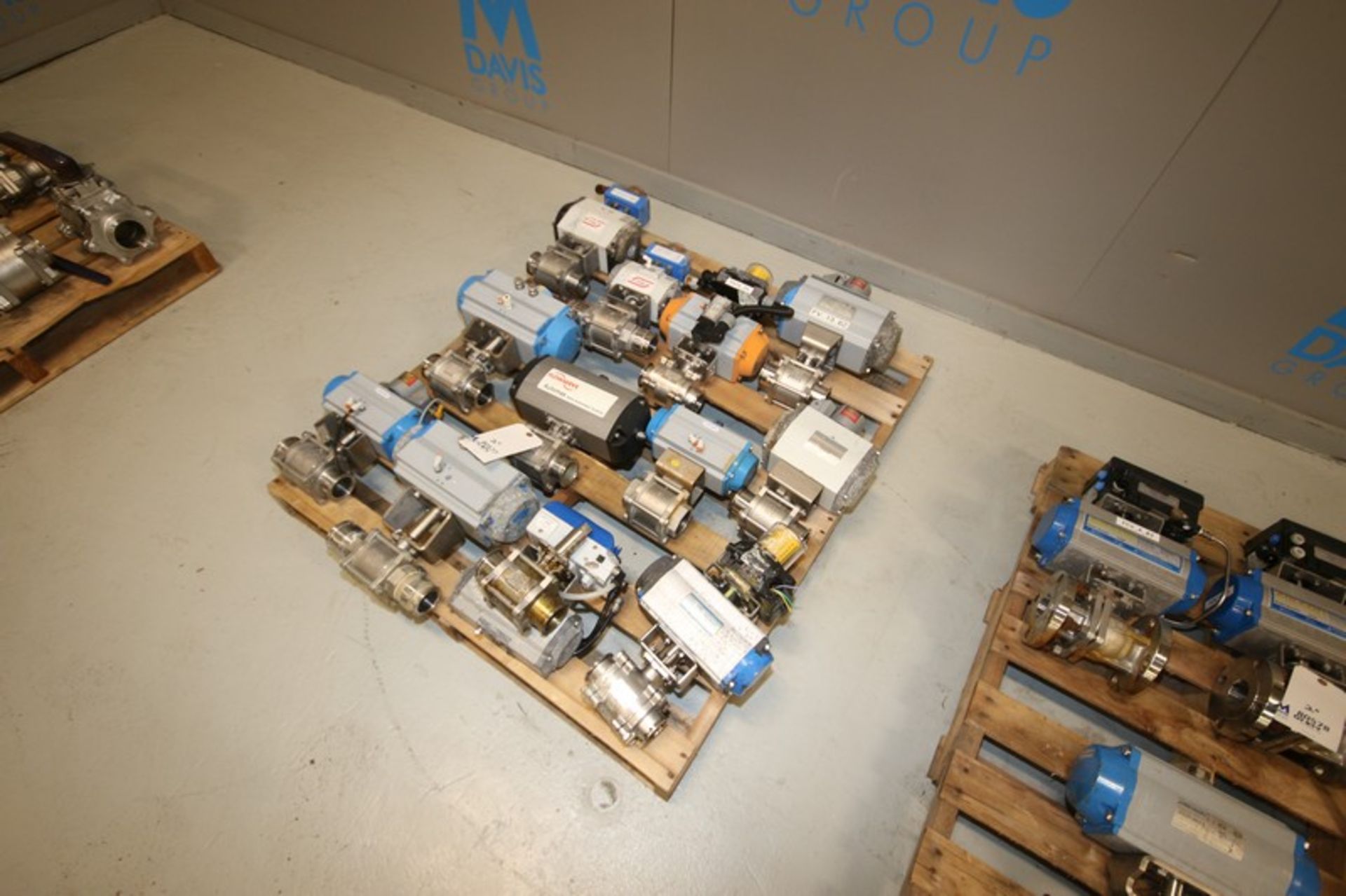 Lot of (12) Jamesbury, Unitorq & Flowserv 2" Air Actuated S/S Ball Valves, Clamp Type (INV#80577)( - Image 5 of 5