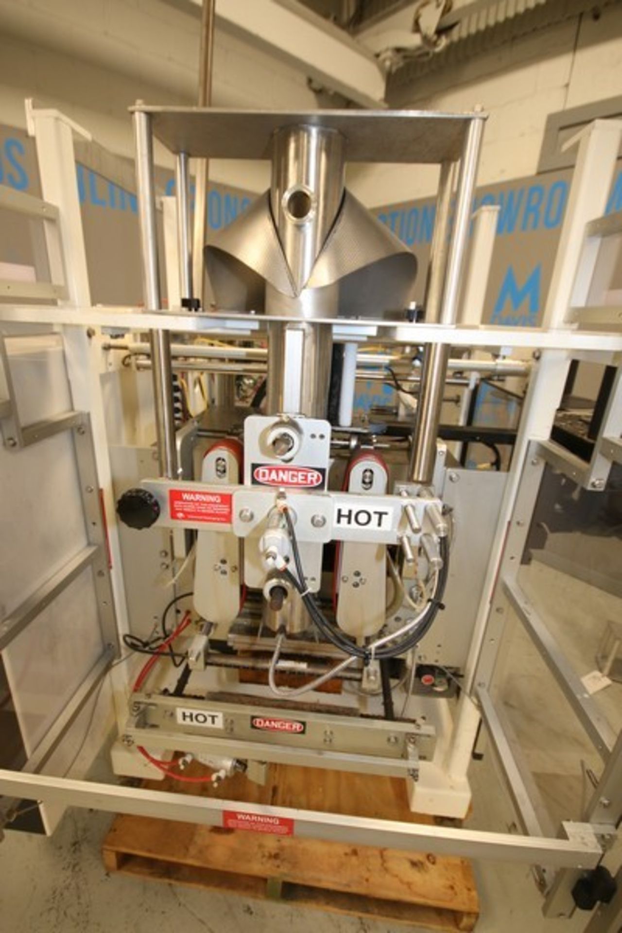 Universal Packaging Vertical Form Fill & Seal Packaging Machine (VFFS), Model S2000C, SN 1709, - Image 2 of 12