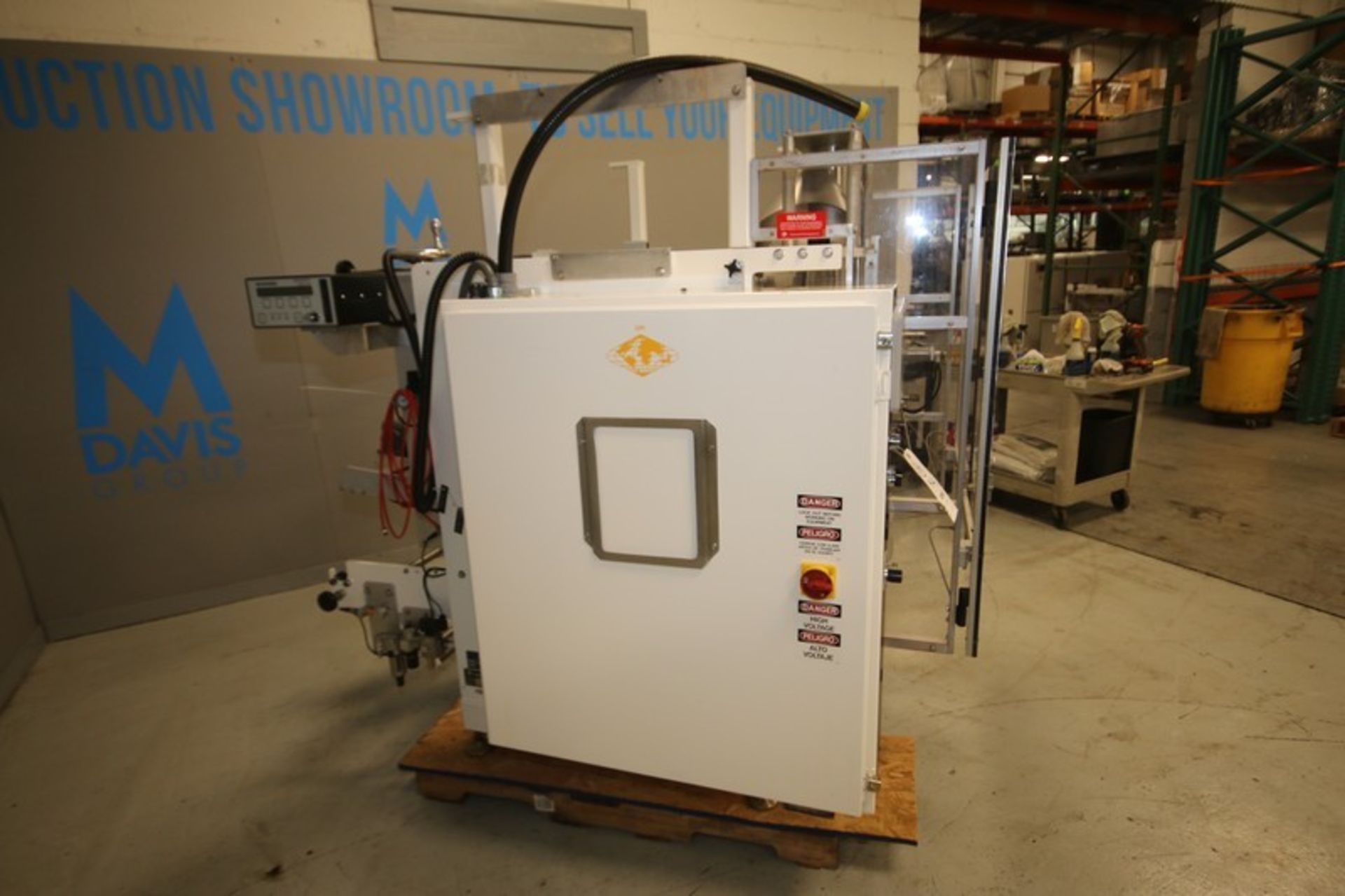 Universal Packaging Vertical Form Fill & Seal Packaging Machine (VFFS), Model S2000C, SN 1711, - Image 4 of 12