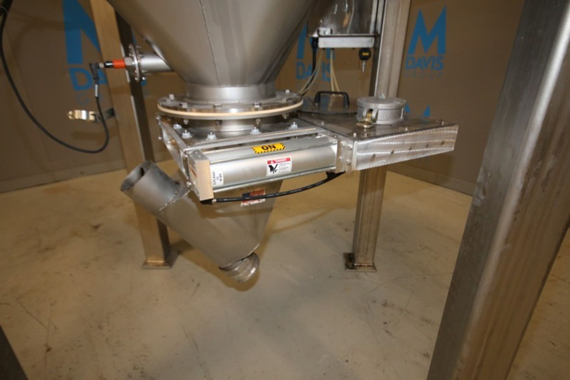 Metalcraft S/S Powder Hopper, Model 1144500,SN 44115-3, with 10" Top Connection with Pneumatic Power - Image 6 of 7