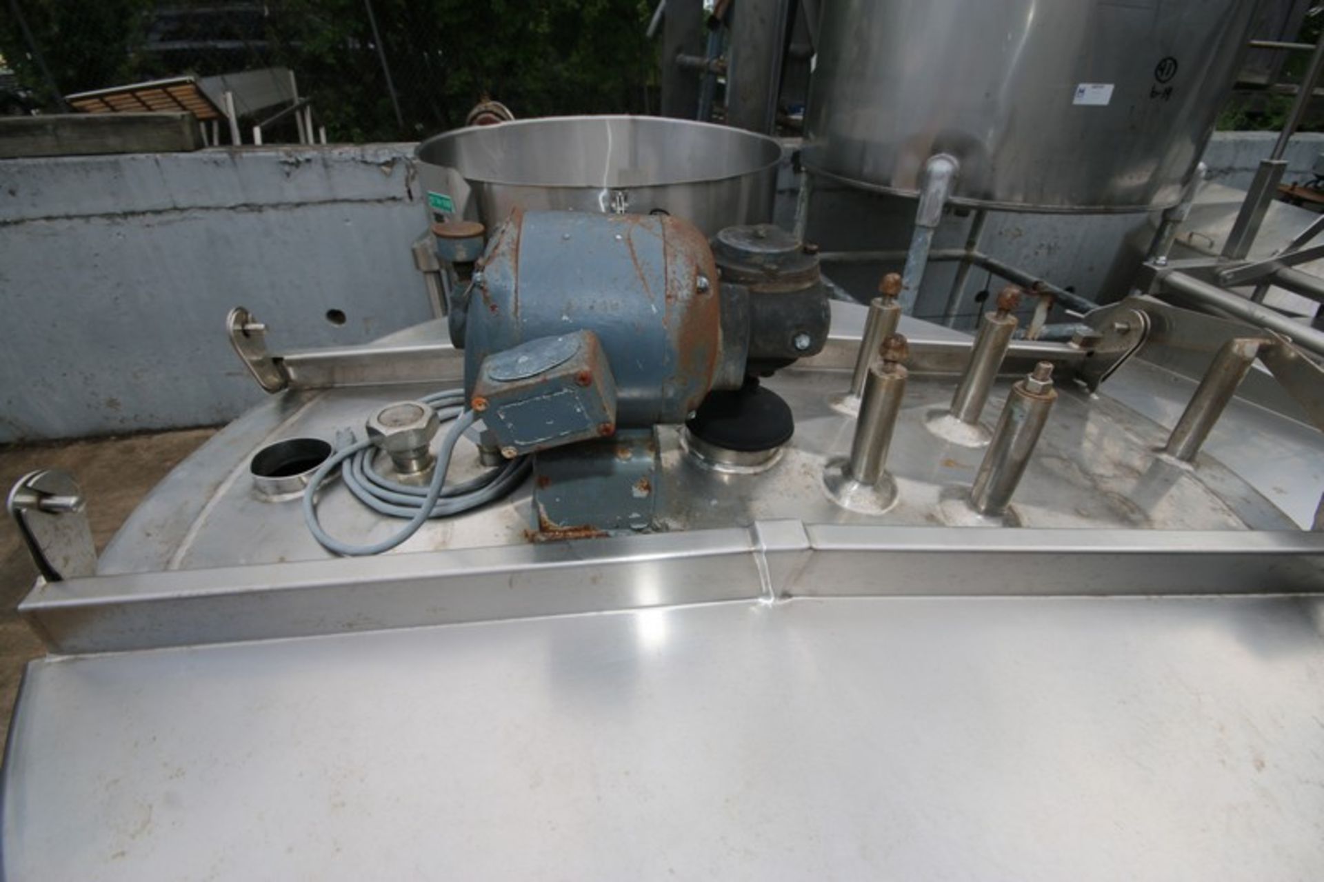 Aprox. 200 Gal. Hinged Lid S/S Jacketed Mix Tank,with Top Mounted Drive Motor with Bottom Sweep - Image 4 of 5