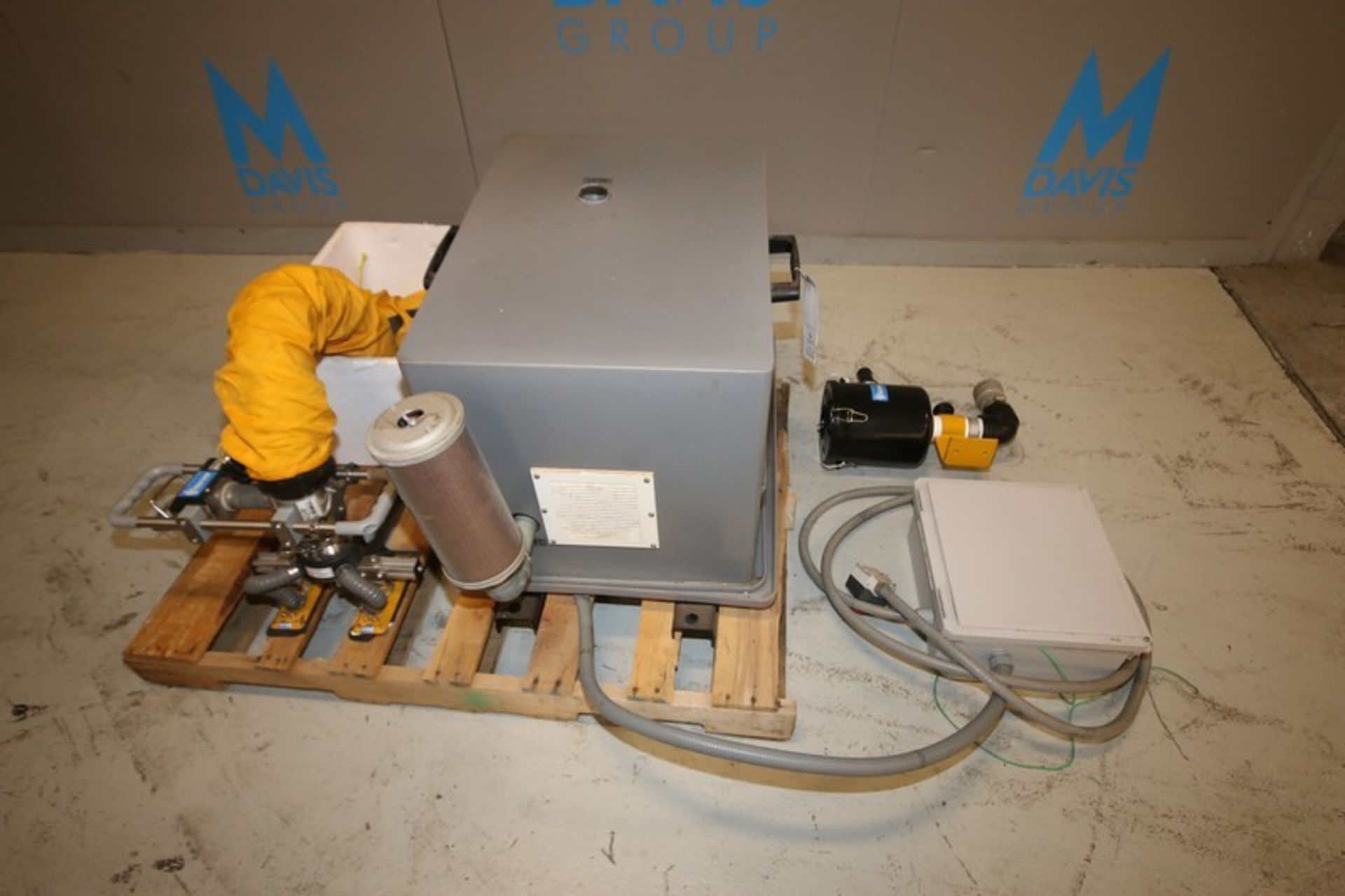 Anver Vacuum Lifting System with VT100-2.5-D7Lifter & VB-7 Vacuum Generator, Includes Model VTB-12-M