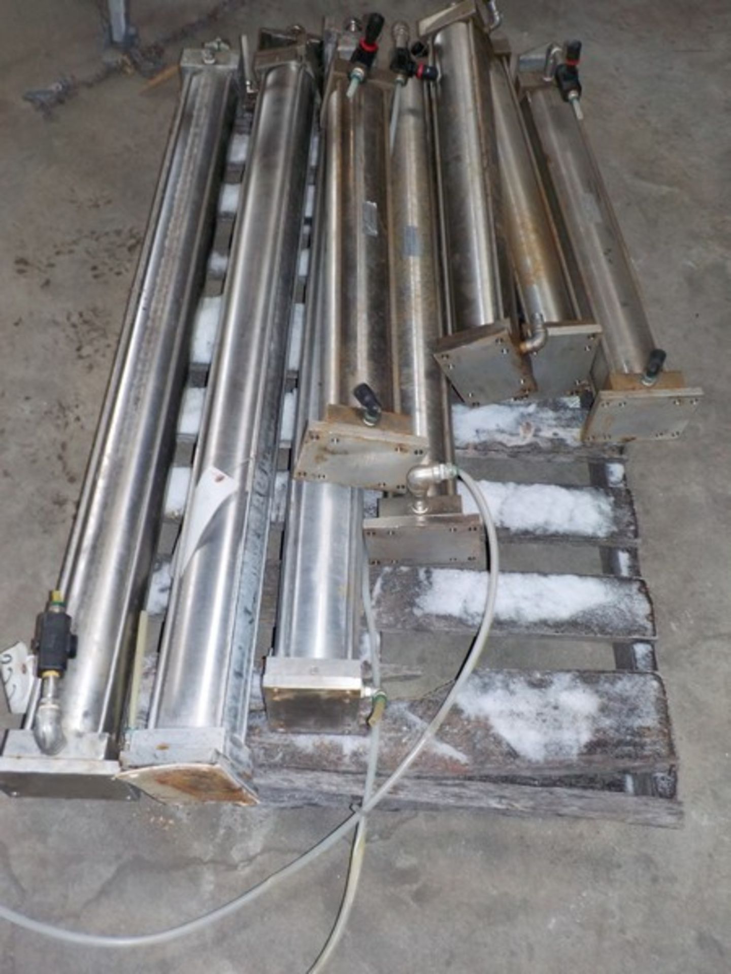 Lot of Stainless Steel Air Cylinders; 13 Cylinders Include (7)-4" X 5", (4) 4"X 28", and (2) 4" X