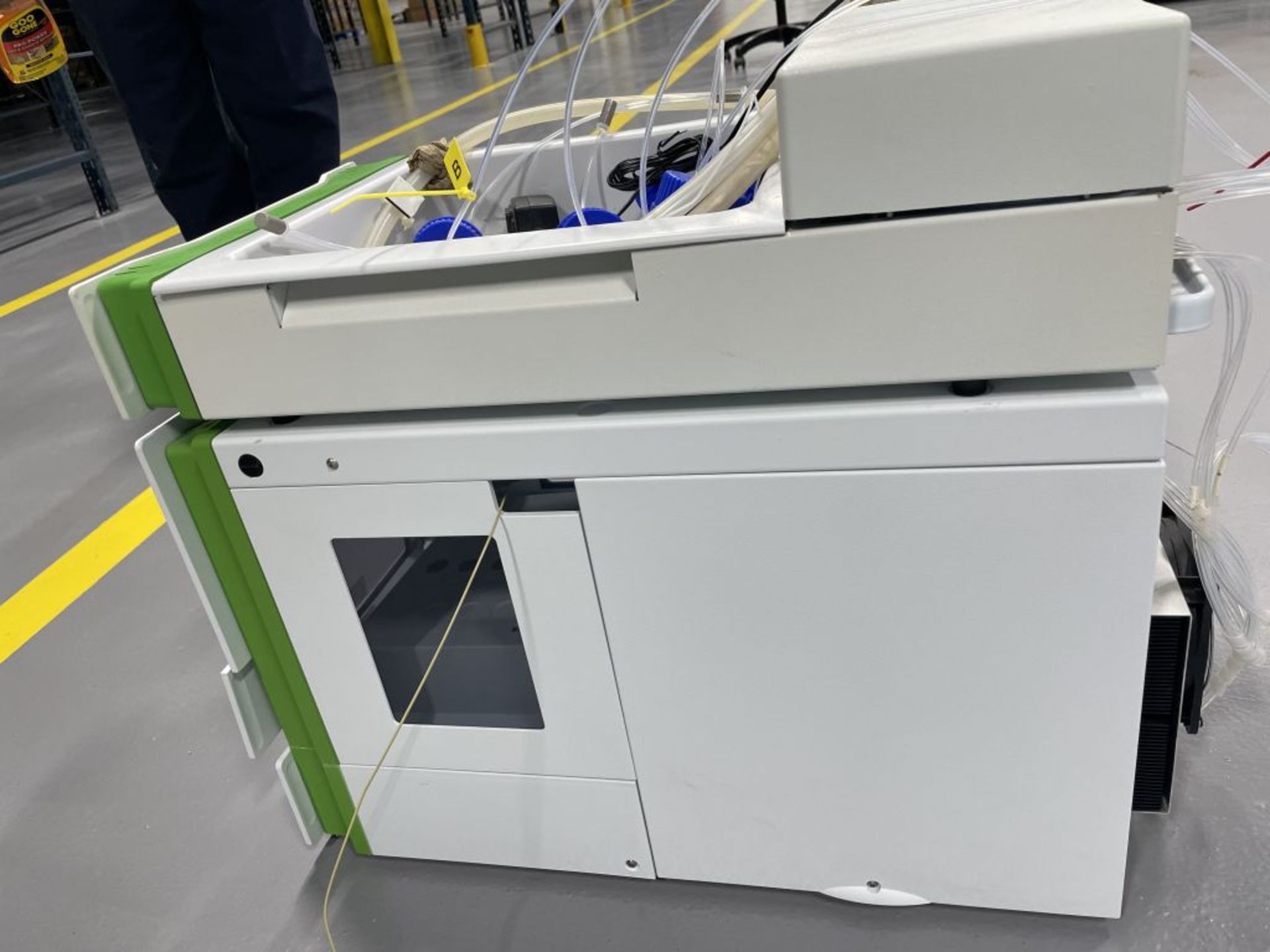 Perkin Elmer UHPLC unit. This is an ultra-high performance chromatography (UHPLC). As shown in - Image 9 of 10