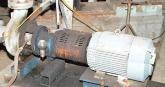 GOULDS STAINLESS STEEL CENTRIFUGAL PUMP WITH ELECTRIC DRIVE MOTOR (LOCATED IN IOWA, RIGGING INCLUDED