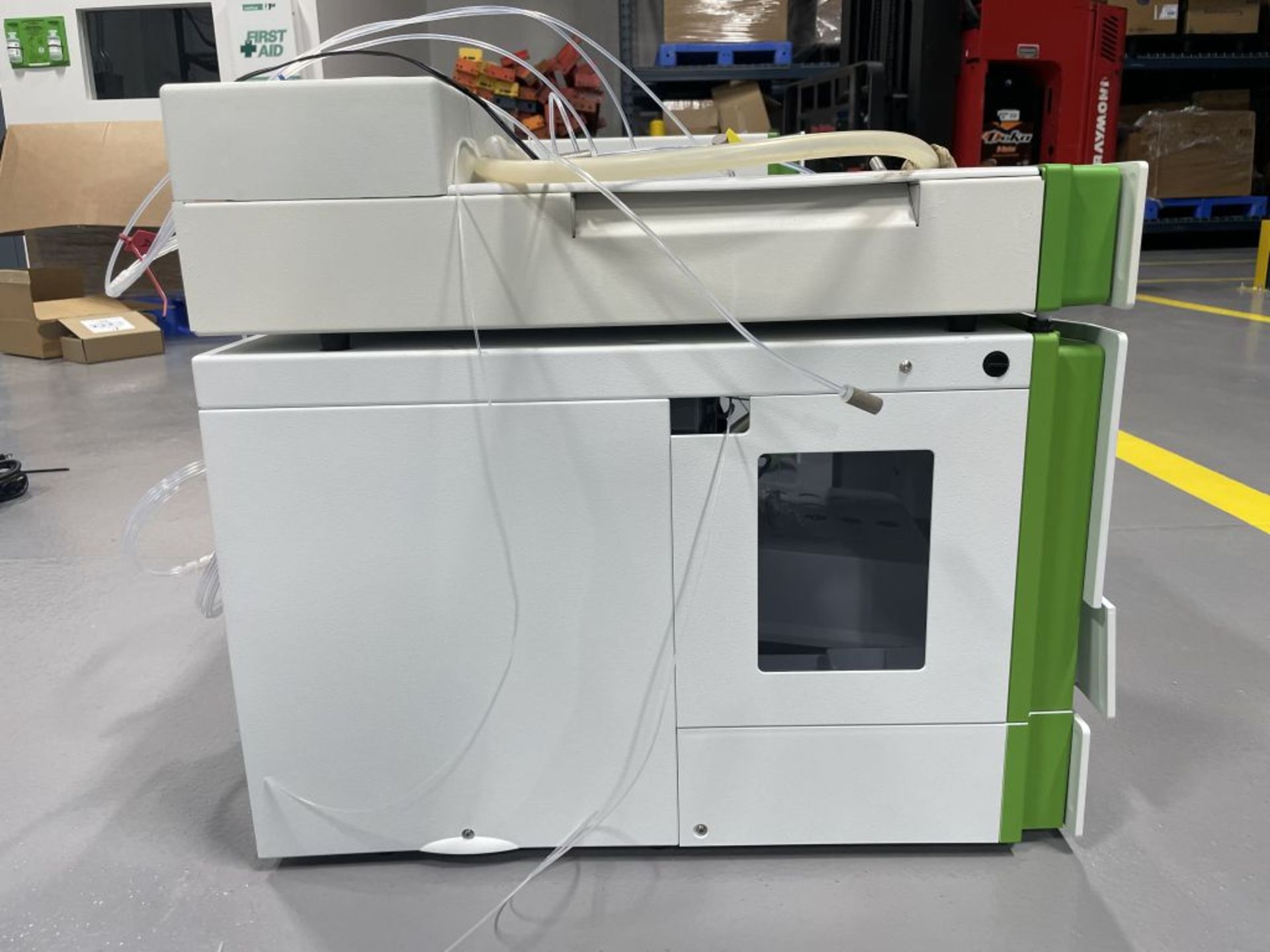 Perkin Elmer UHPLC unit. This is an ultra-high performance chromatography (UHPLC). As shown in - Image 10 of 10