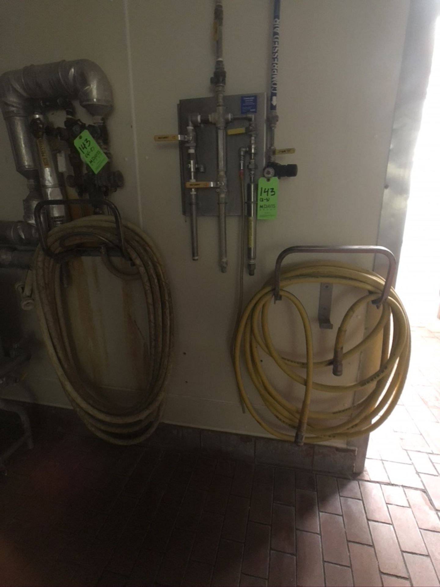 (2) ECOLAB BOOT SPRAY SANITIZING SYSTEMS, (1) STRAHMAN M-500 HOSE REEL MAX PSI 150, (1) ECOLAB - Image 5 of 11