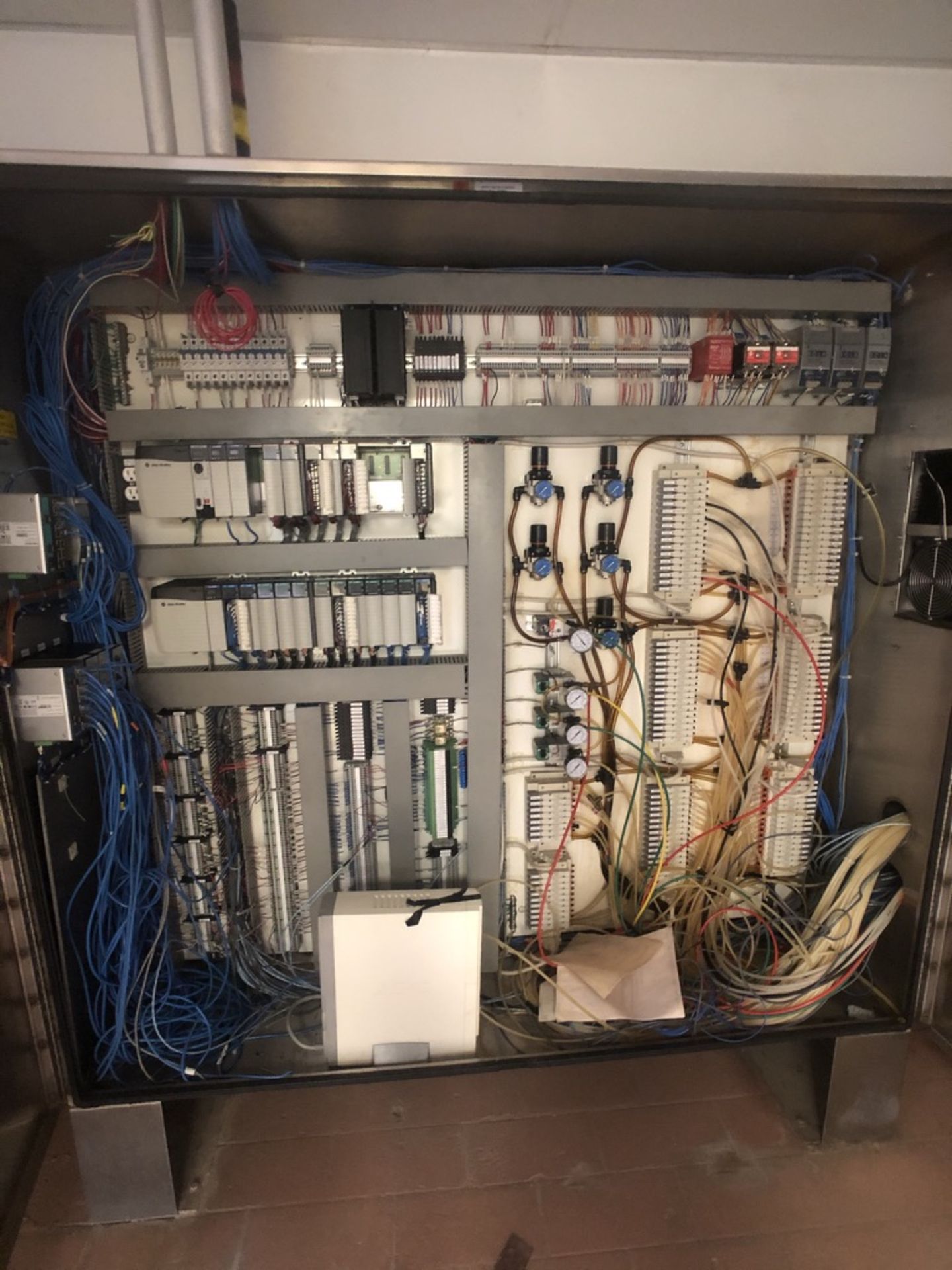 PROCESS FLOOR 2-DOOR S/S CONTROL PANEL, INCLUDES ALLEN BRADLEY AB LOGIX5573 PLC, 13-SLOT INPUT/ - Image 3 of 13