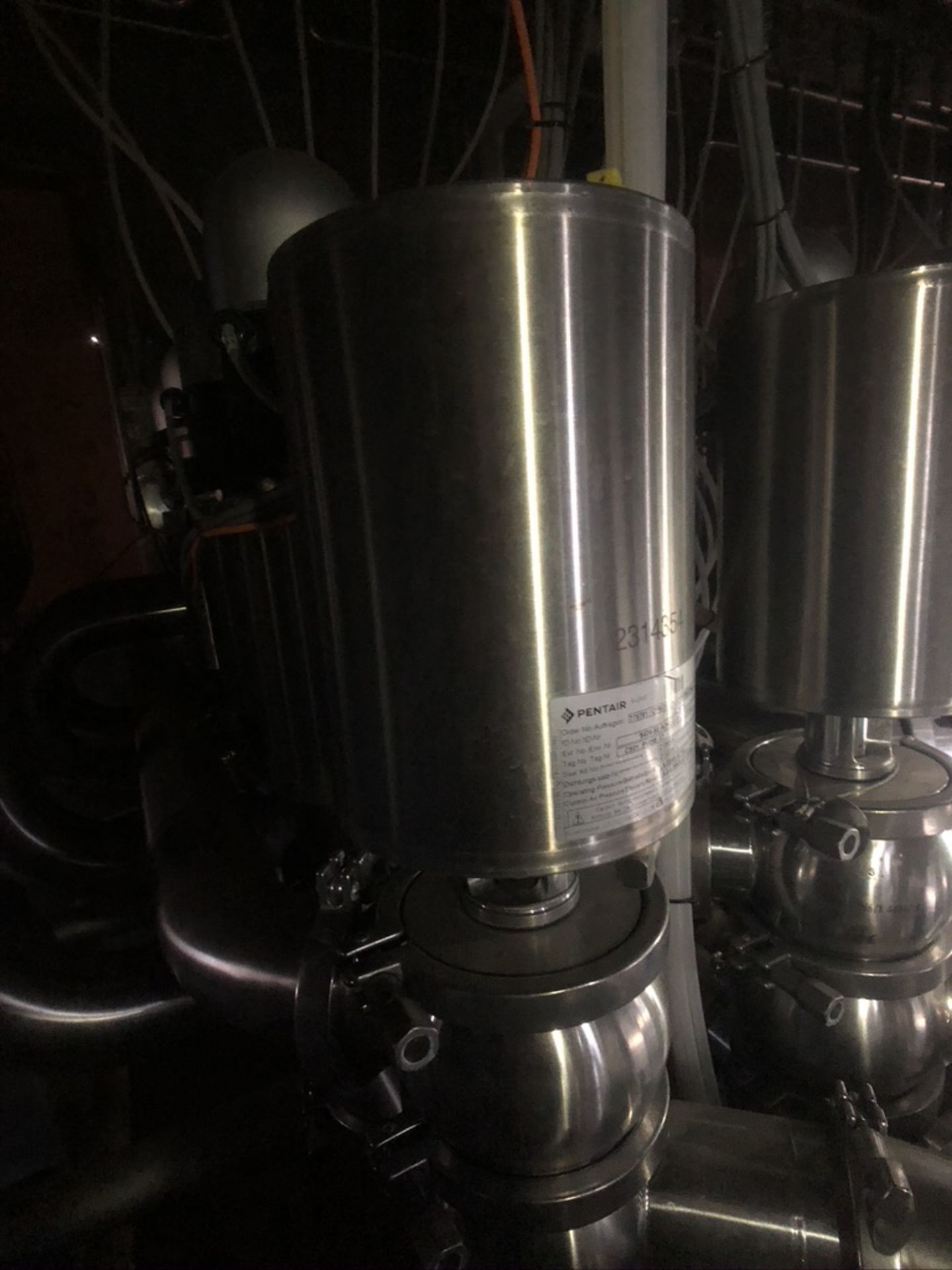 2015 SKID-MOUNTED SUDMO 54-VALVE AIR VALVE CLUSTER, INCLUDES (28) SUDMO PENTAIR AIR VALVES WITH - Image 23 of 26