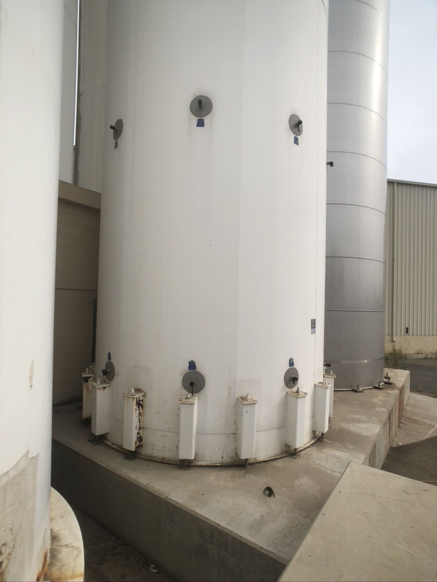 MUELLER 40,000 GALLON JACKETED SILO , S/N 324951-1 - Image 4 of 36