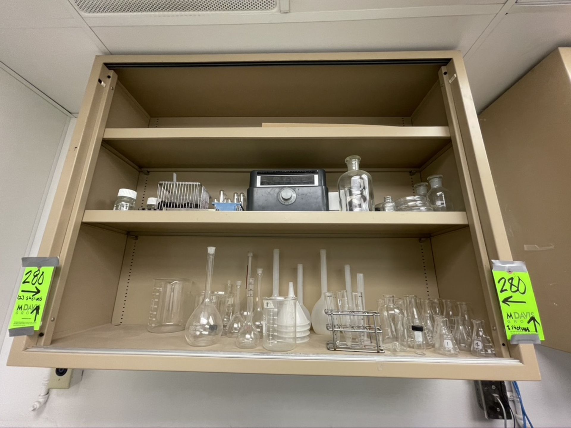 CONTENST OF (2) SHELVES, ASSORTED GLASS AND PLASTIC LABWARE