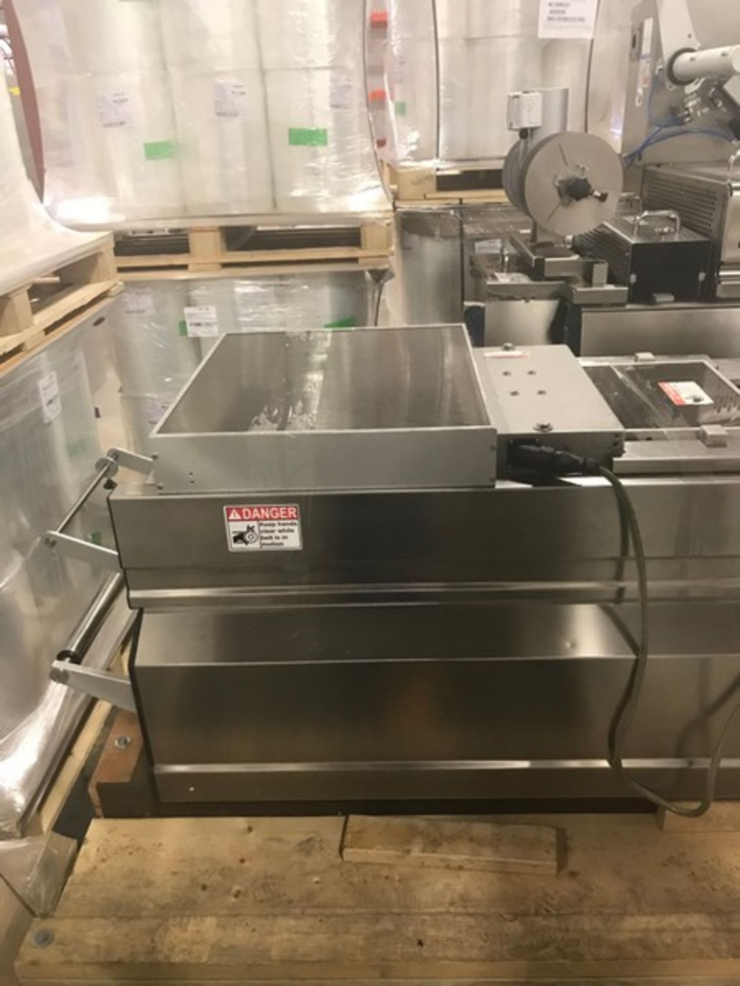 Multivac Vacuum Packaging Machine, Model R230, S/N 810, 220 V/60 Hz (1999) (Unit #96) (Located New - Image 5 of 7