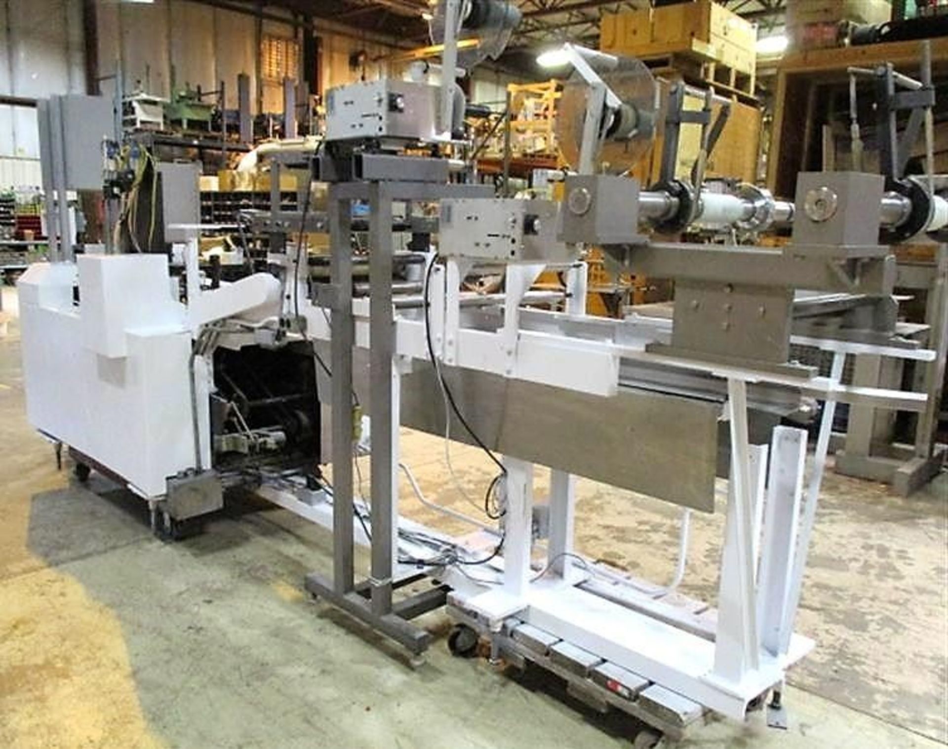 FMC Campbell Horizontal Flow Wrapper, Model 2201, S/N 2200-2304 with (2) Universal Labelers, Model - Image 15 of 18
