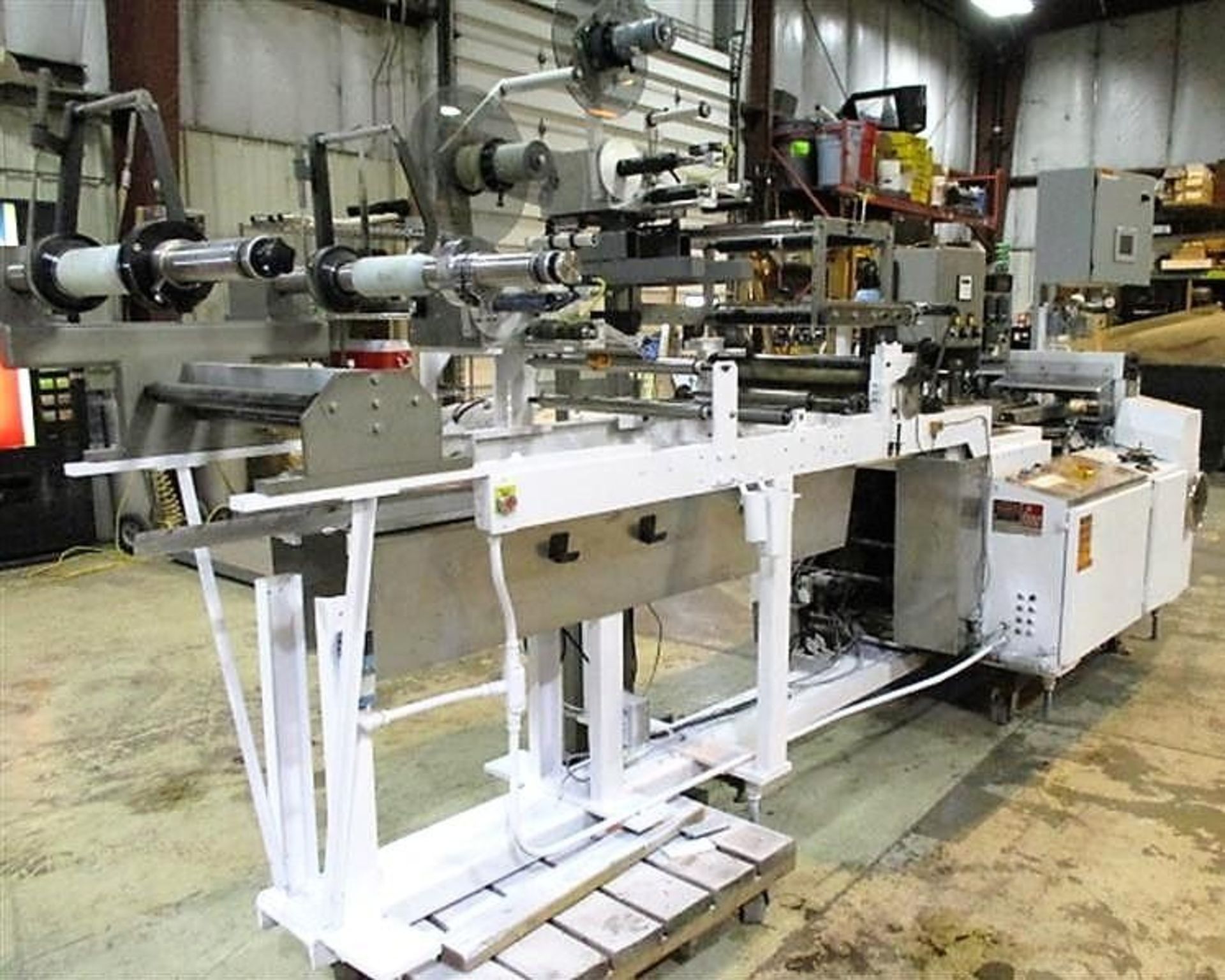 FMC Campbell Horizontal Flow Wrapper, Model 2201, S/N 2200-2304 with (2) Universal Labelers, Model