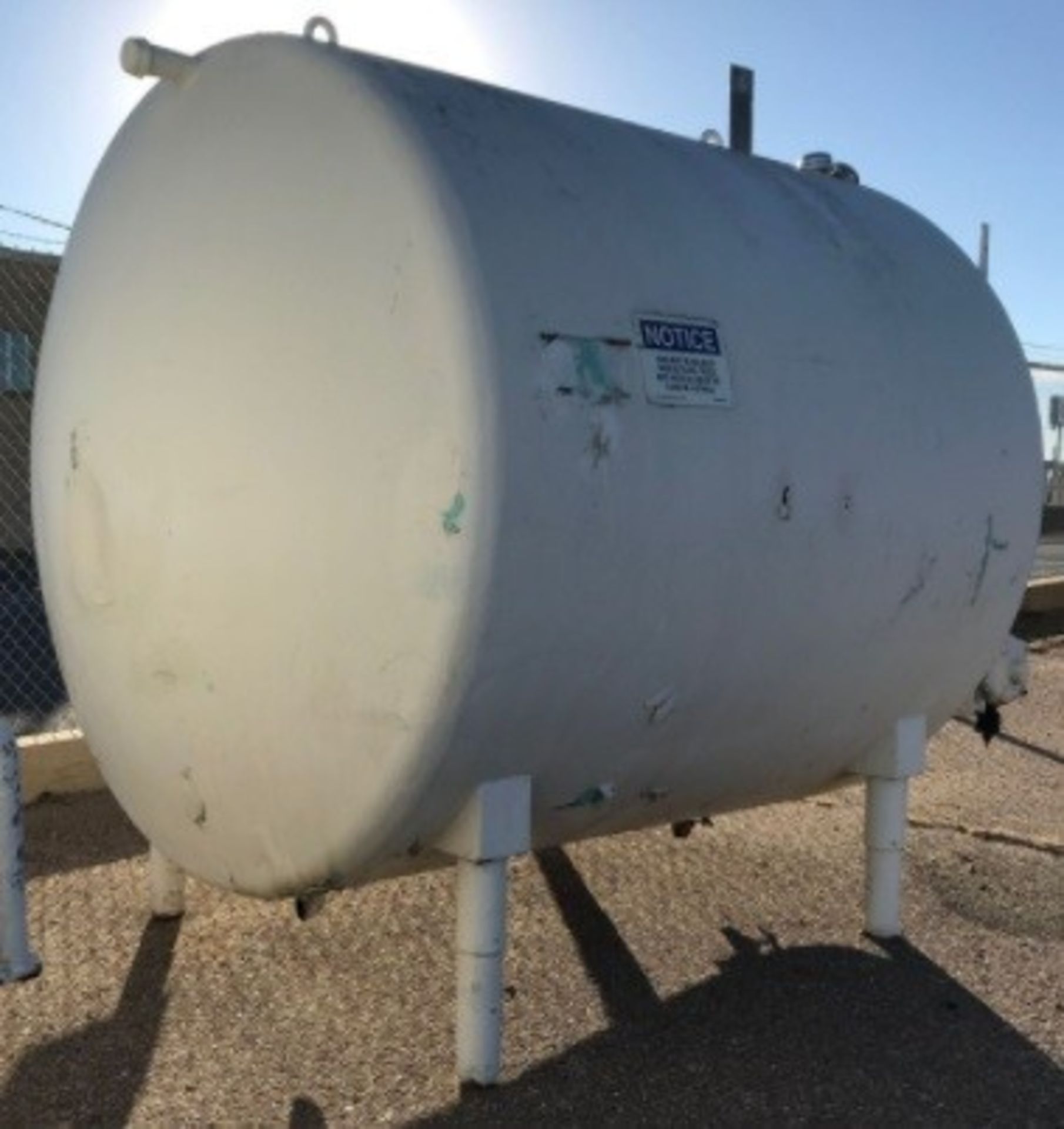 CE HOWARD 1000 GALLON HORIZONTAL TANK, GLYCOL JACKETED, AIR VALVE (LOCATED IN IOWA, RIGGING INCLUDED - Image 2 of 2