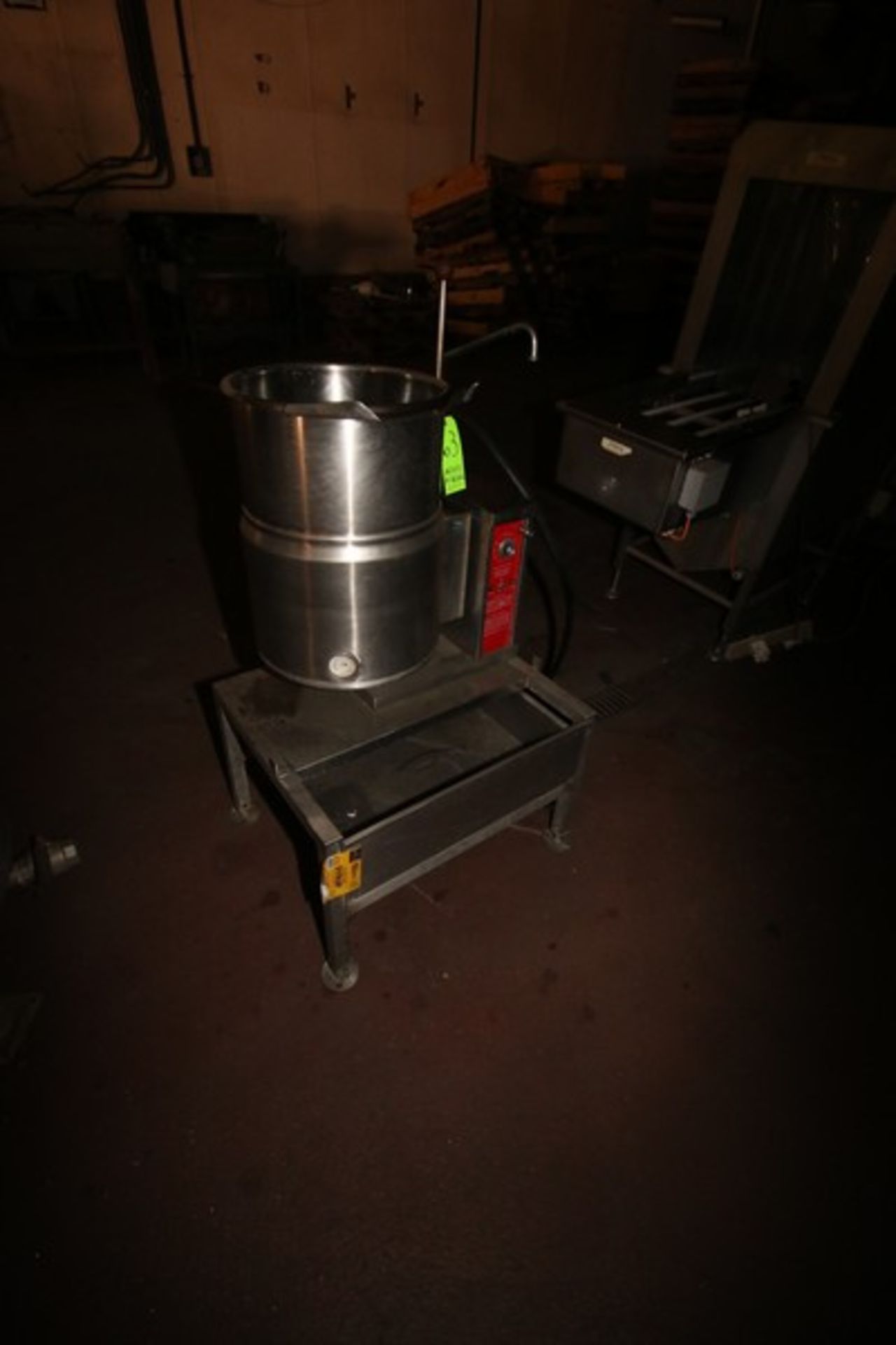 Aprox. 15 Gal. S/S Tilt Kettle, M/N VEC12TW, S/N AP-1036119-10X-5458, 208 Volts, 3 Phase, Kettle - Image 2 of 7