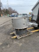 S/S VIBRATORY SHAKERS / SEPARATORS / SCREENERS, W/ APPX 11 REMOVABLE SCREENS, APPX 46" diam x 23"