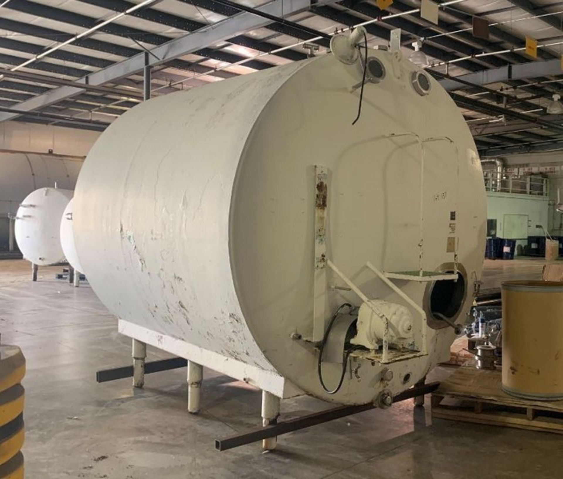 3000 Gallon Jacketed Insulated Stainless Steel Horizontal Storage Tank, horizontal mixer. (LOCATED - Image 2 of 3