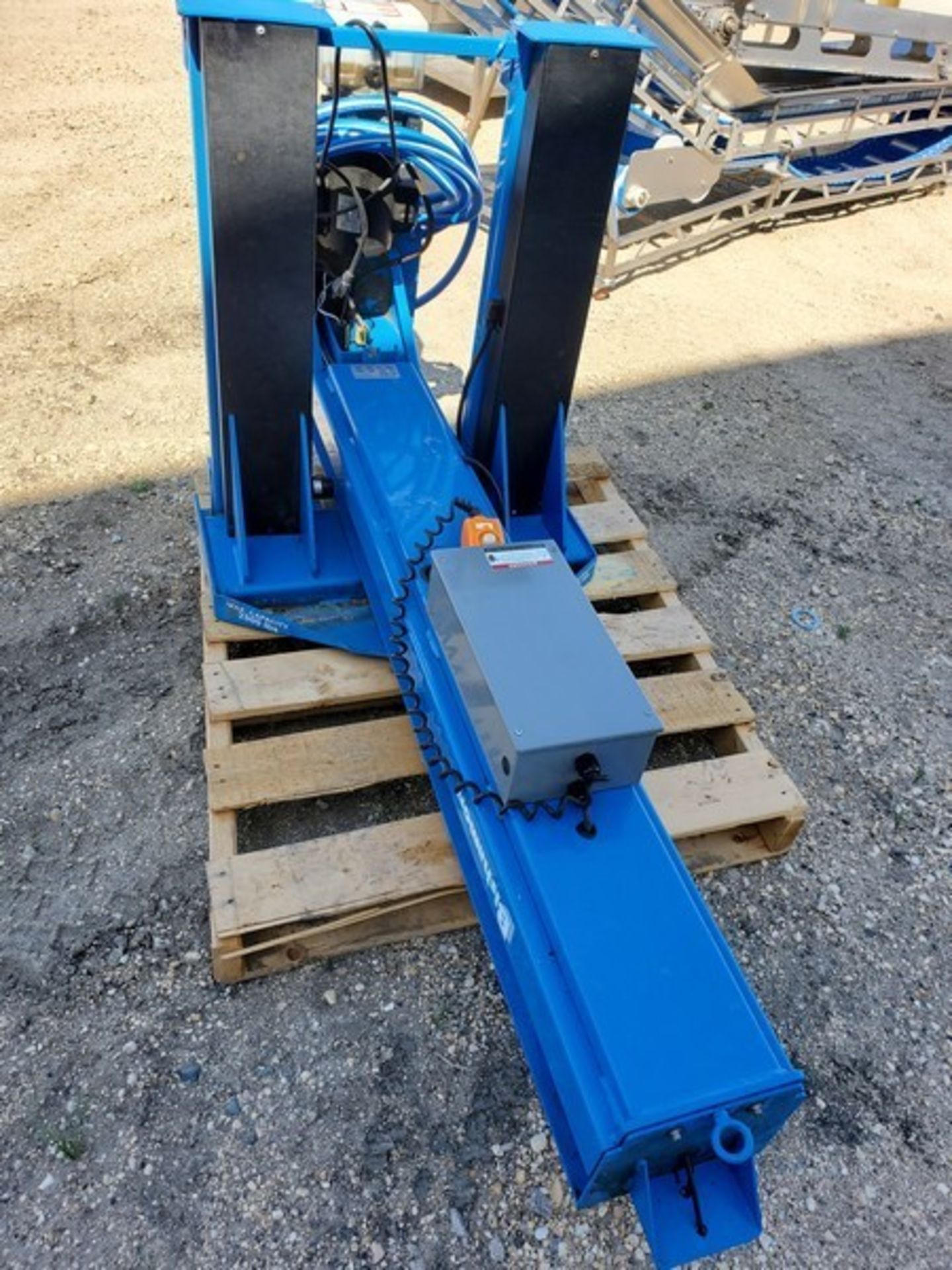 2015 Bishamon Aprox. 2,500 lb. Capacity Pallet Lifter, Model LP-25, S/N 1508702 with 24: Load - Image 2 of 4