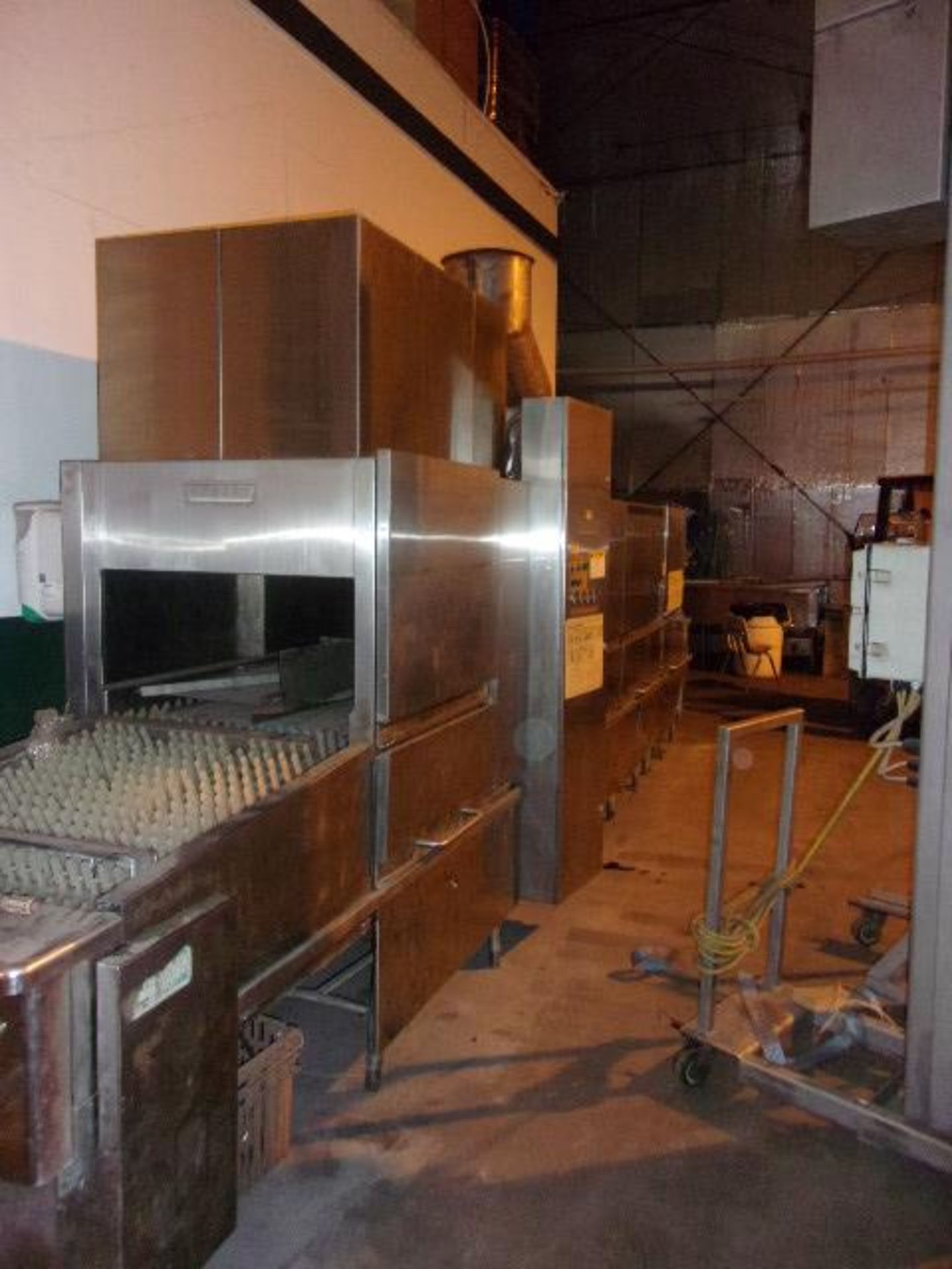 Hobart Dishwasher, Model FT900 with Tray Conveyor (Completely Refurbished) (Located Athens, OH - Image 2 of 5