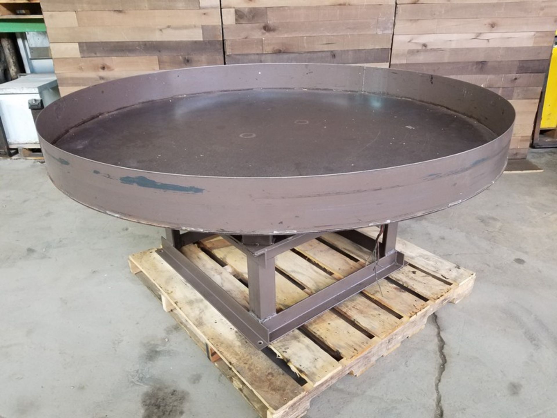 Aprox. 72" accumulation table(Handling, Loading & Site Management Fee: $75)  (Located Fort Worth,