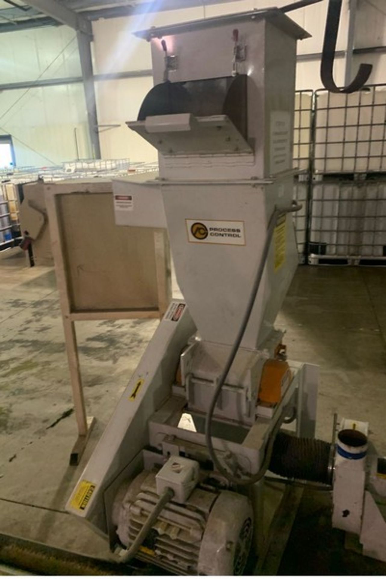 Plastic Grinder Granulator 20HP main drive, with 2HP blower (LOCATED IN IOWA, Free RIGGING and - Image 2 of 8
