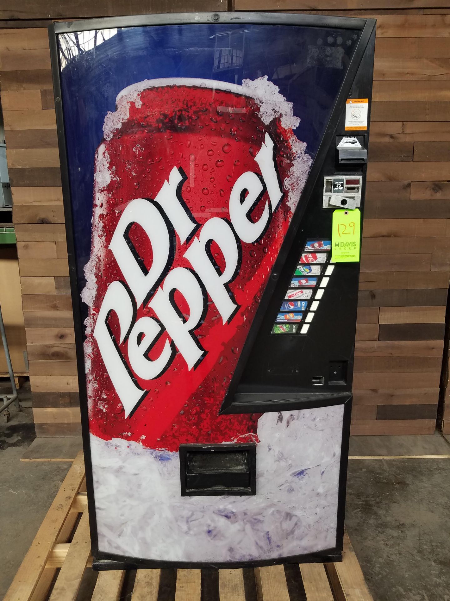 Dr. Pepper Dixie-Narco DNCB 368D3/216-8 Coke Machine, S/N 2053-3021DL, Volt 110, Dollar Bill Changer