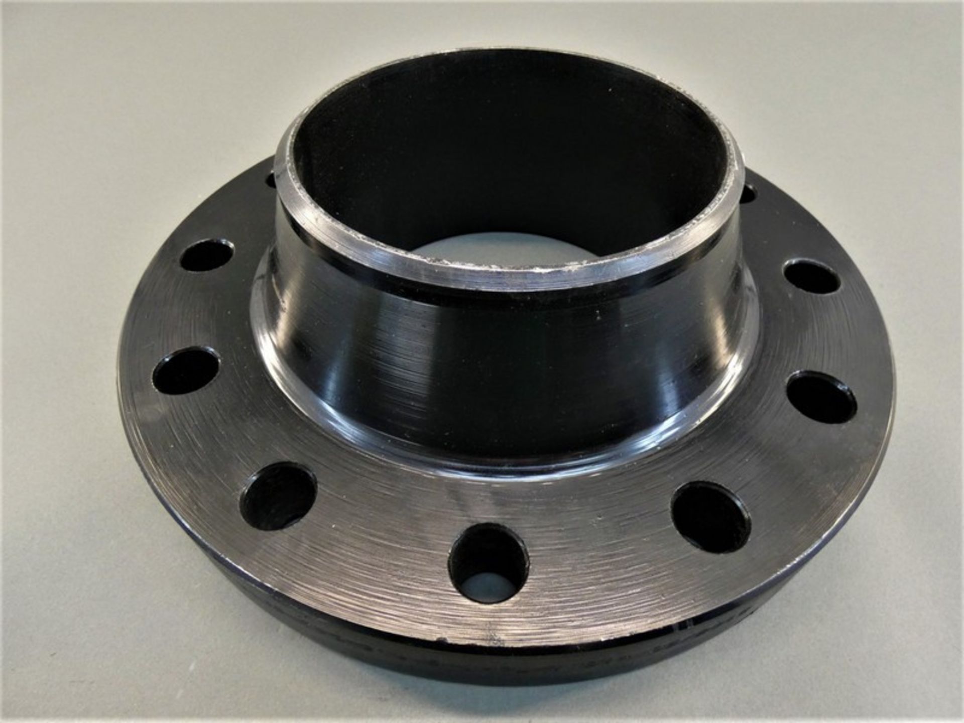 Assorted Flange Lot including: Weld-Neck Flange Steel, 6" Class 300 STD SA/A105 752 B16.5 QTY: 6 ; - Image 4 of 5