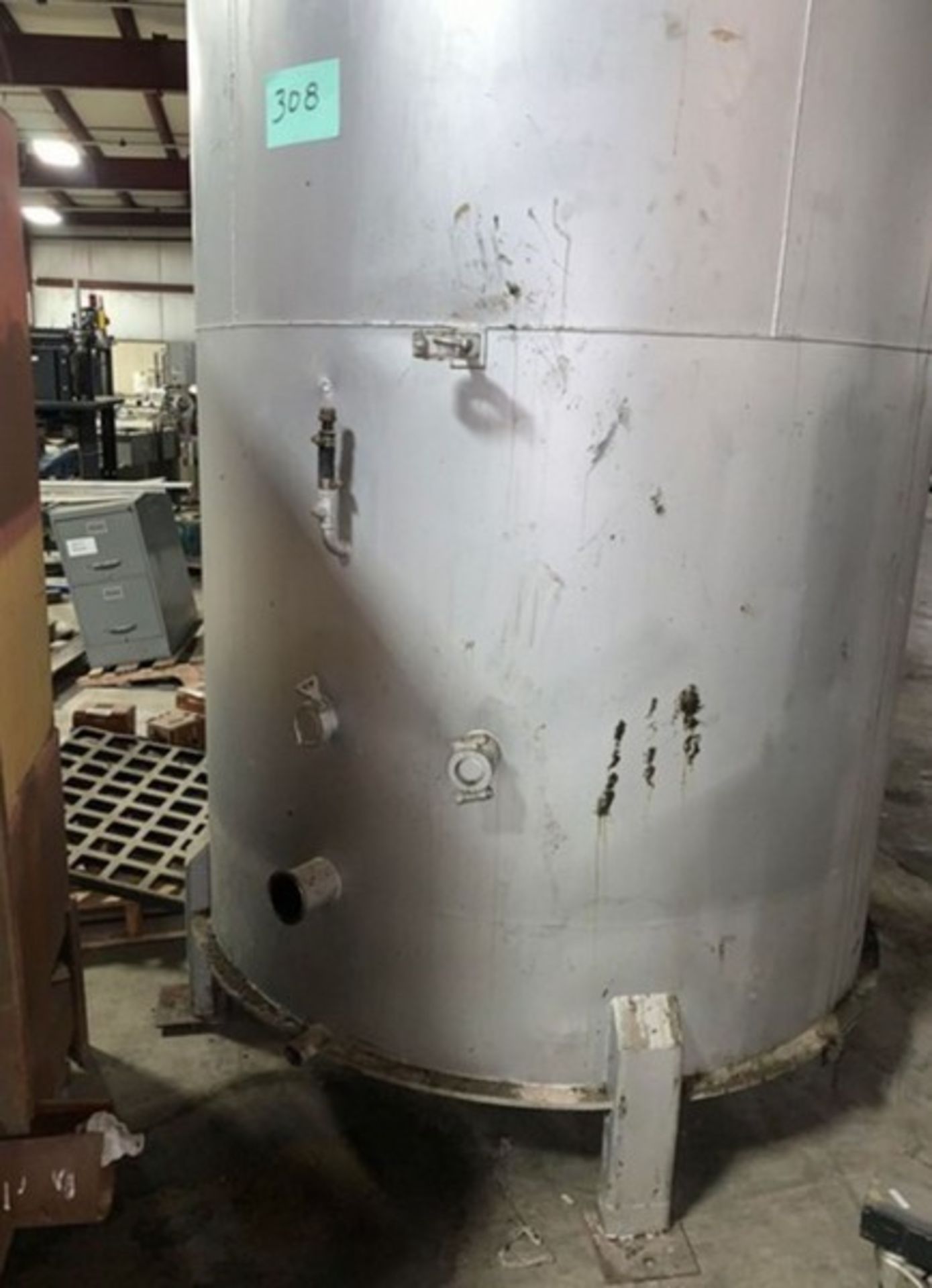 1000 Gallon Mild Steel Storage Tank (LOCATED IN IOWA, RIGGING INCLUDED WITH SALE PRICE - Loading Fee - Image 2 of 2
