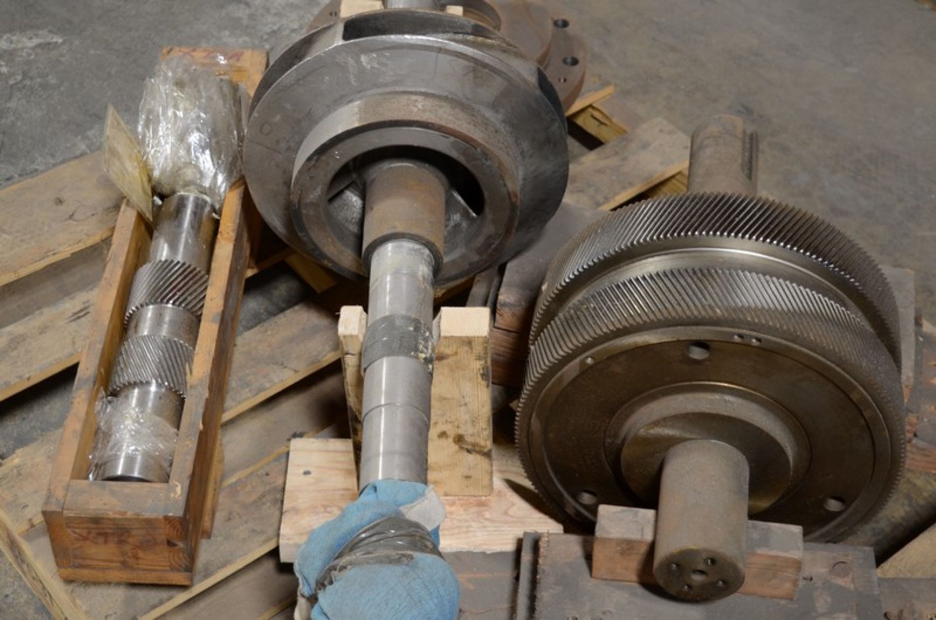 Philadelphia Gear Corp Double Helical Pinion, Flange, Shaft (Loading Fee $25) (Located Lebanon, PA) - Image 3 of 4