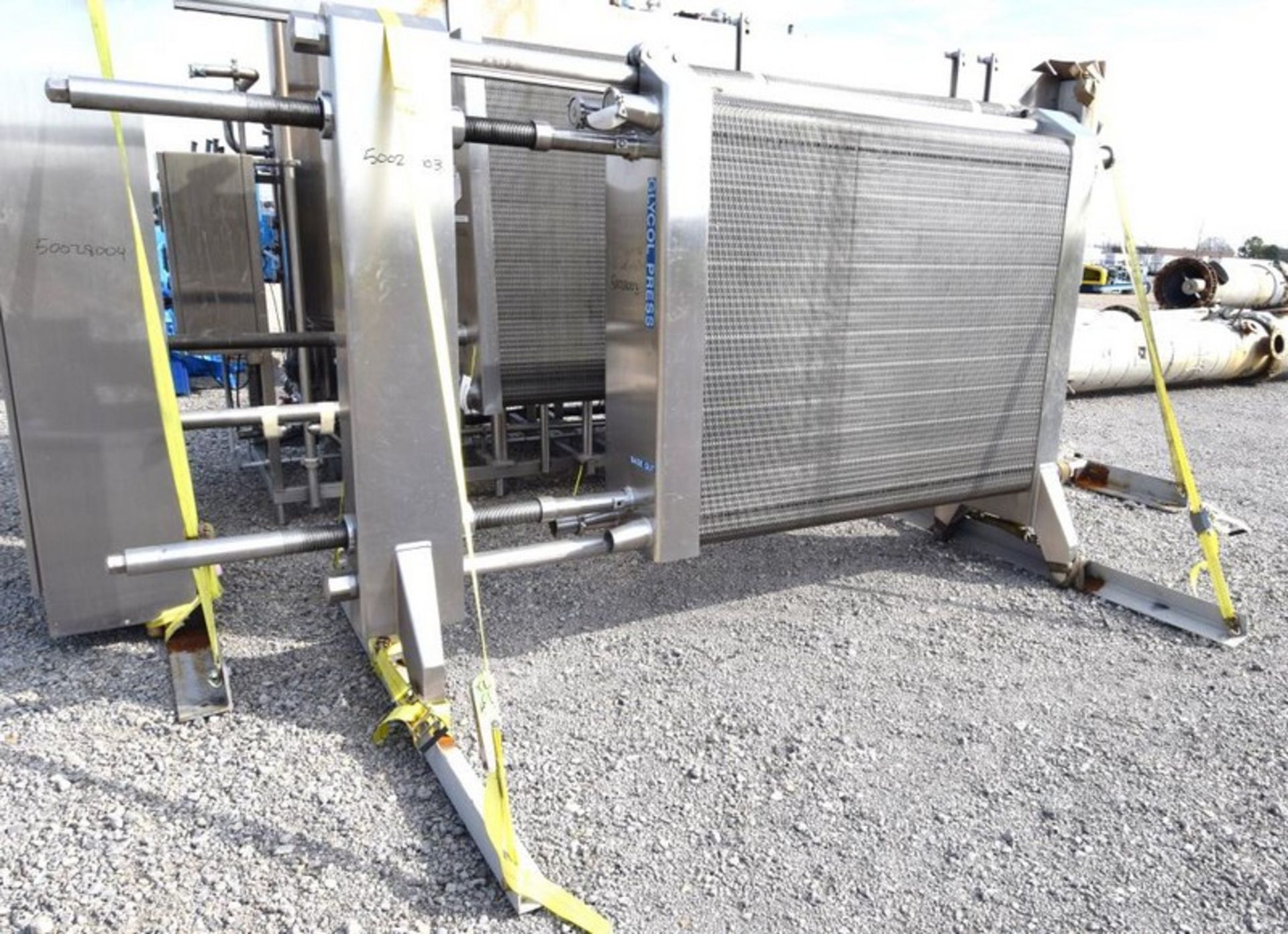 Used- APV Royal Paraflow Plate Heat Exchanger, Model R50. Approximately 1500 square feet. (266) 16- - Image 2 of 10