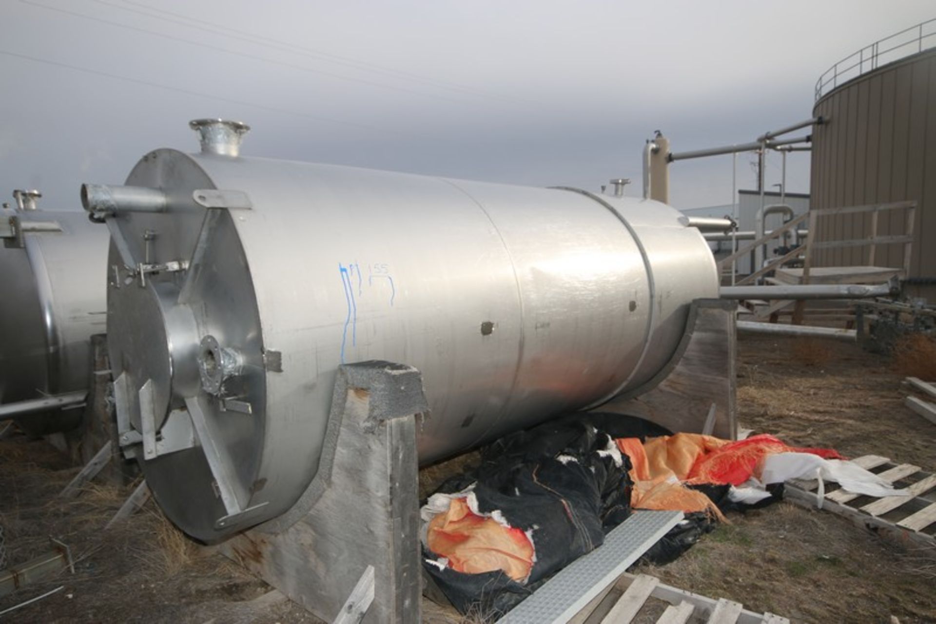 Aprox. 2,500 Gal. S/S Vertical Waste Water Treatment Tank, Tank Dims.: Aprox. 172" L x 70" Dia., - Image 2 of 7